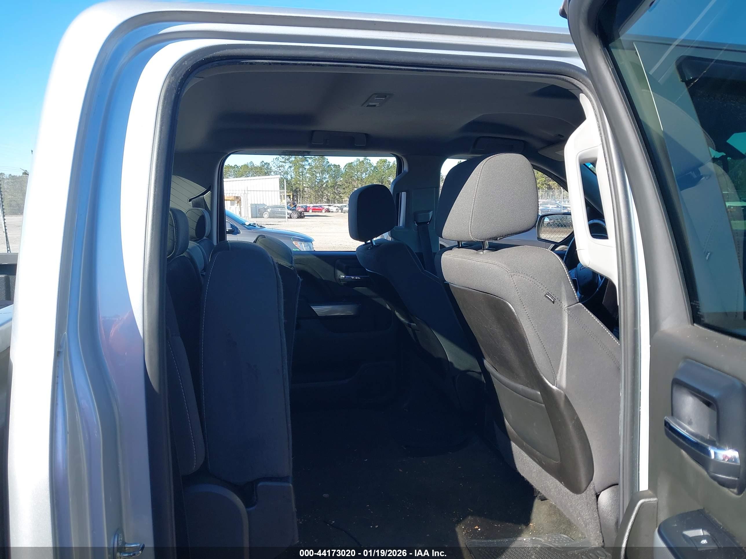 CHEVROLET SILVERADO image 8