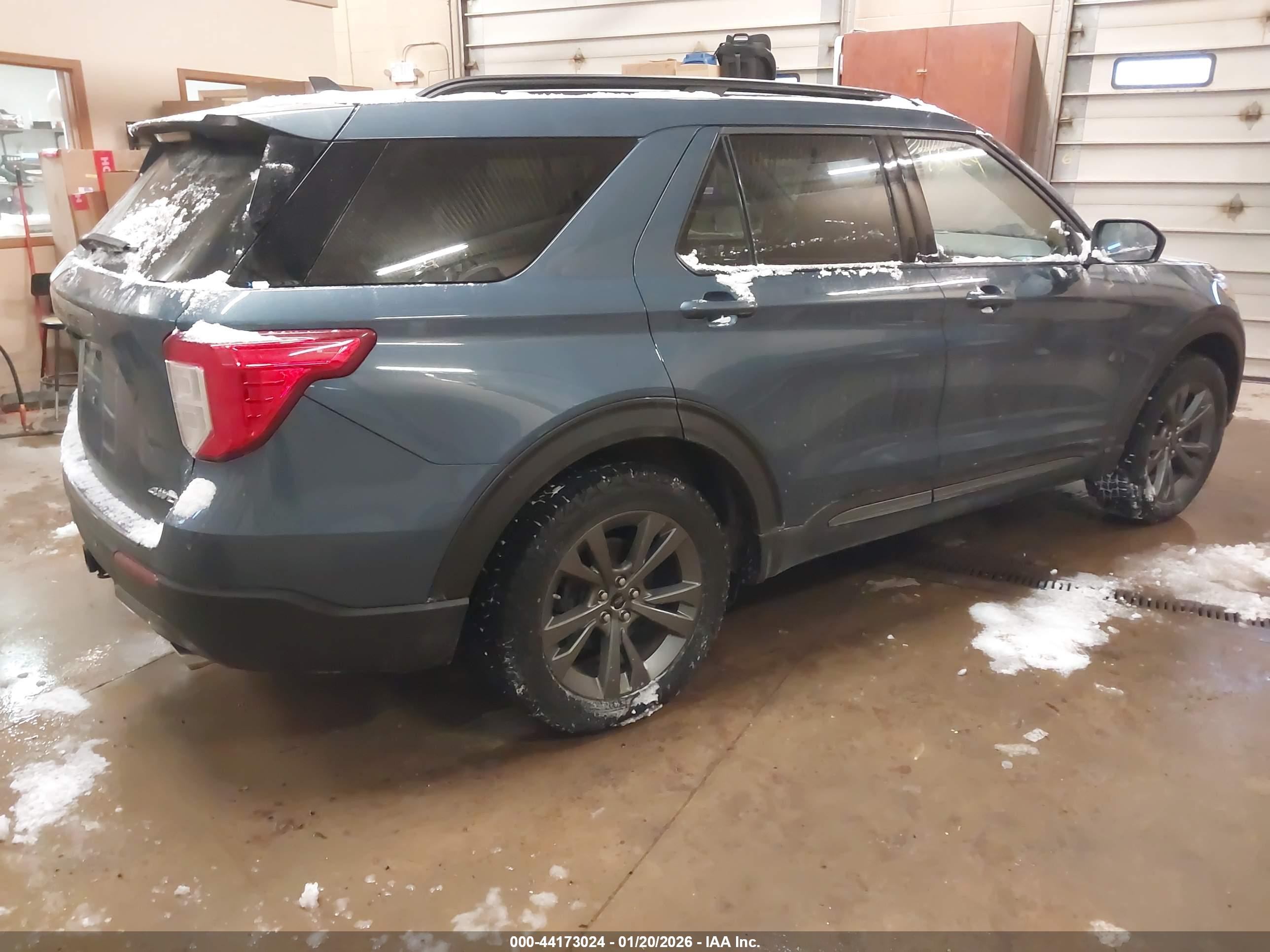 FORD EXPLORER image 4