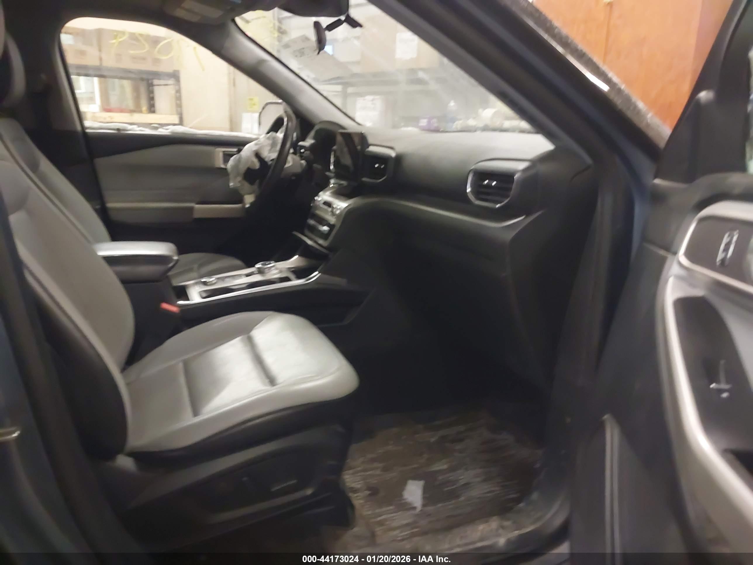 FORD EXPLORER image 5