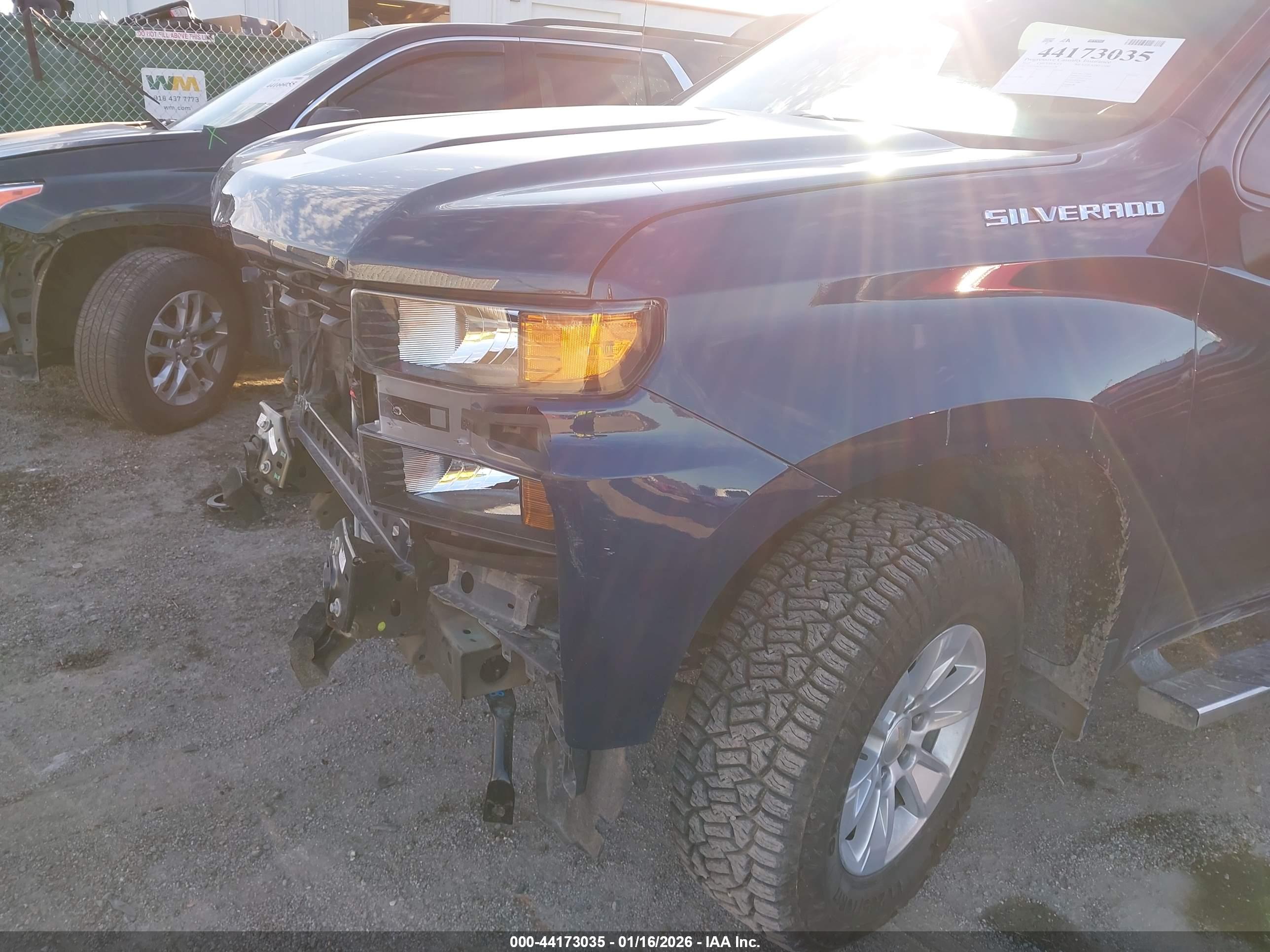 CHEVROLET SILVERADO image 6