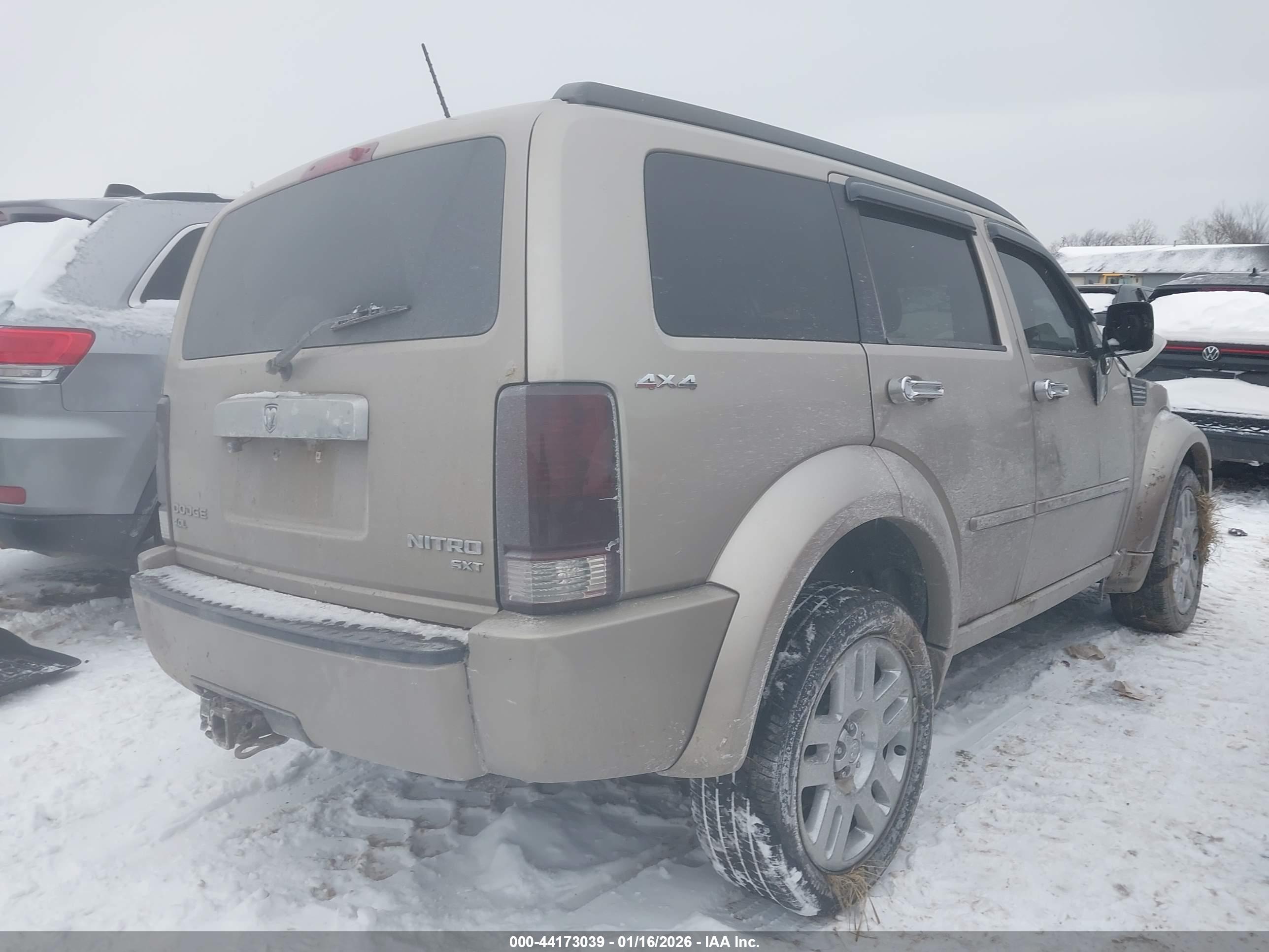 DODGE NITRO image 4