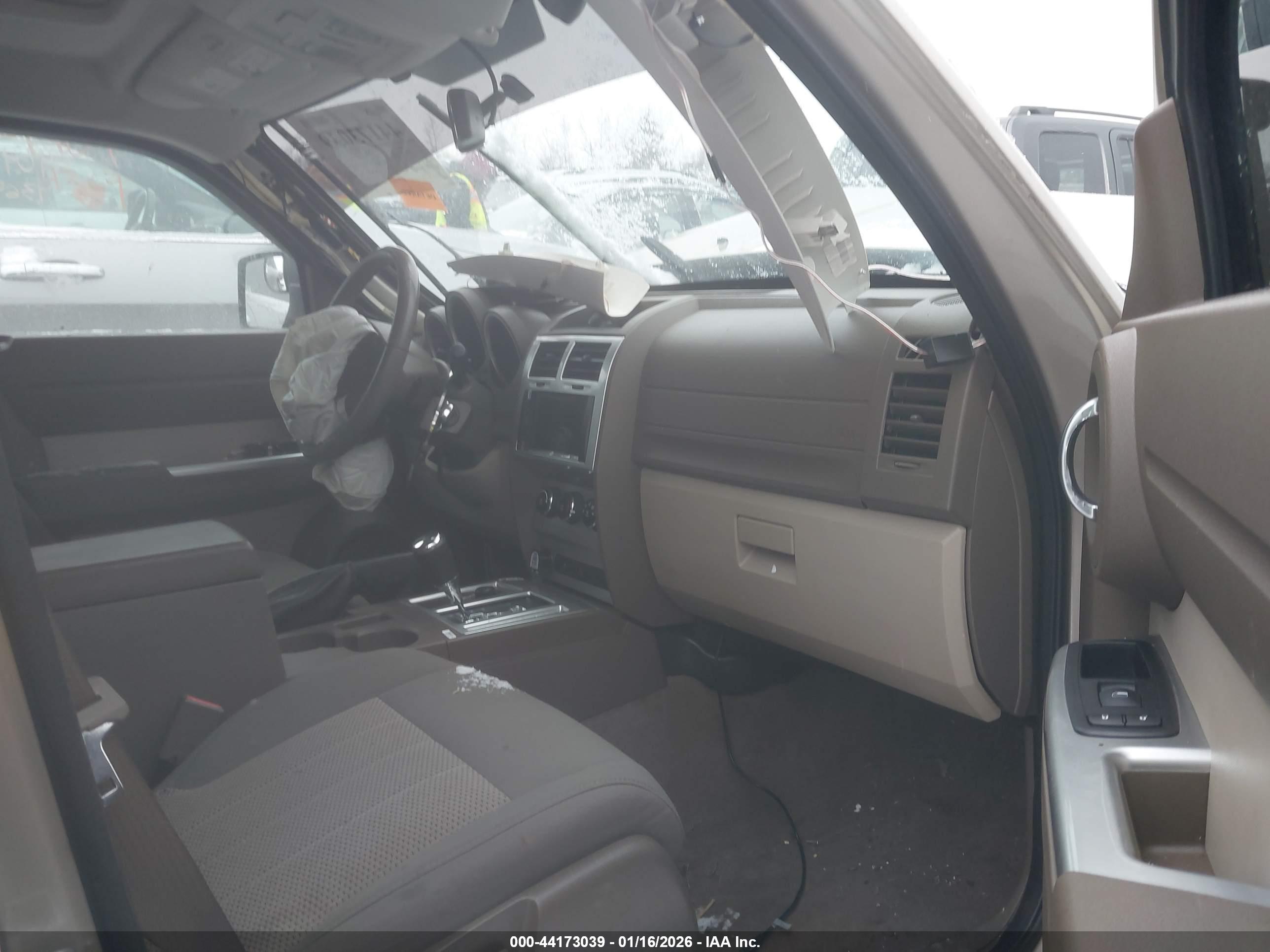DODGE NITRO image 5