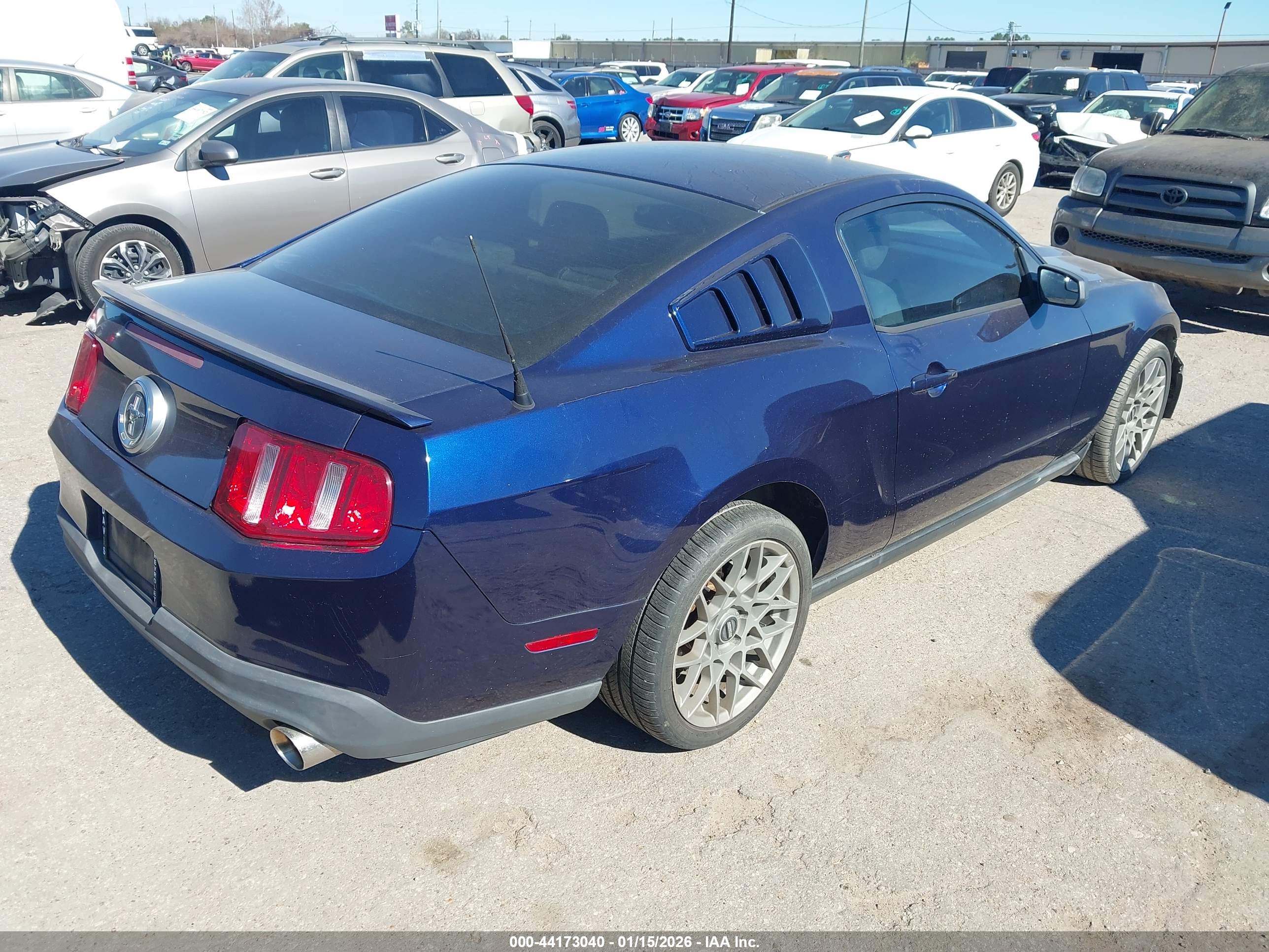 FORD MUSTANG image 4