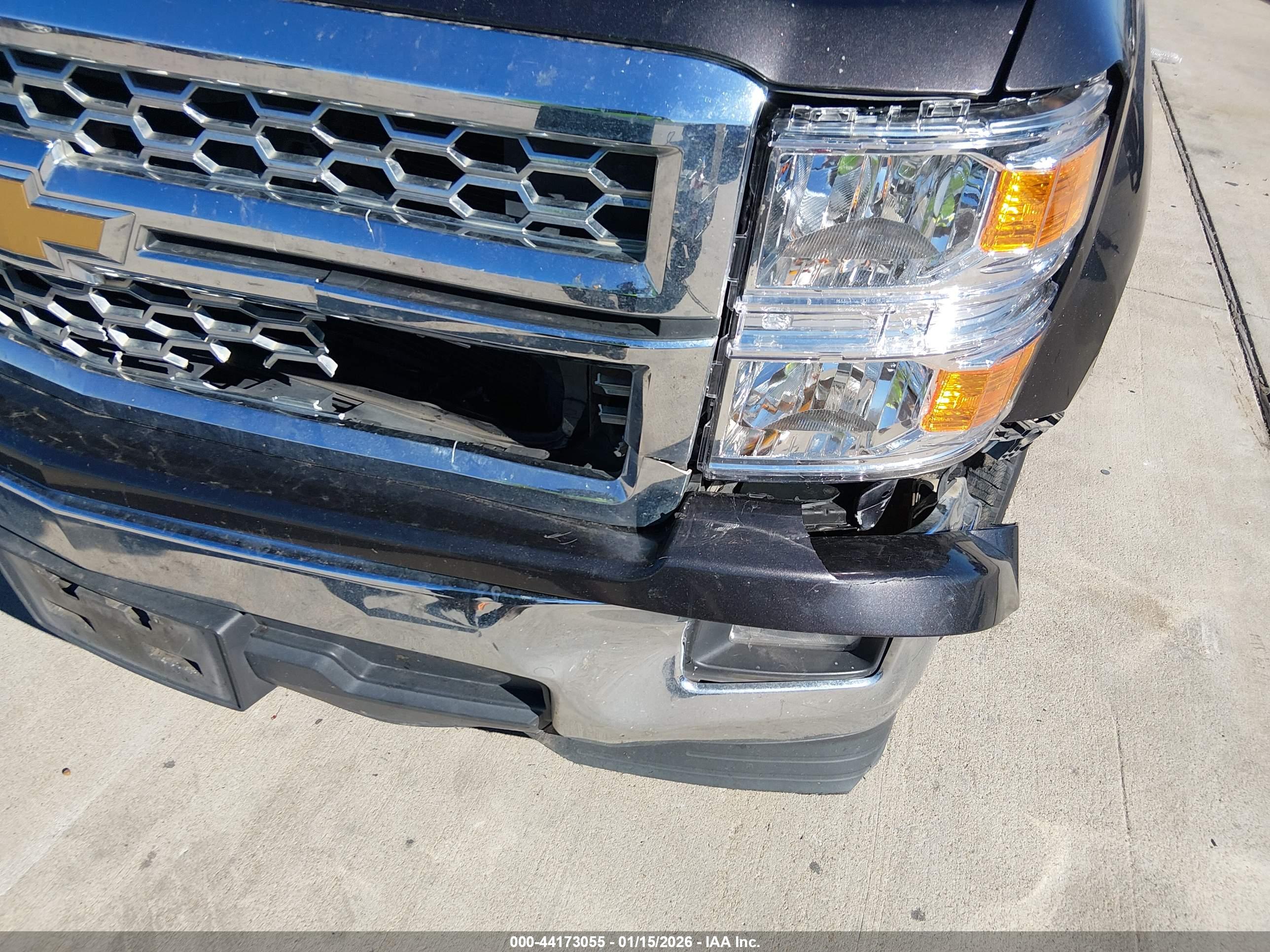 CHEVROLET SILVERADO image 6