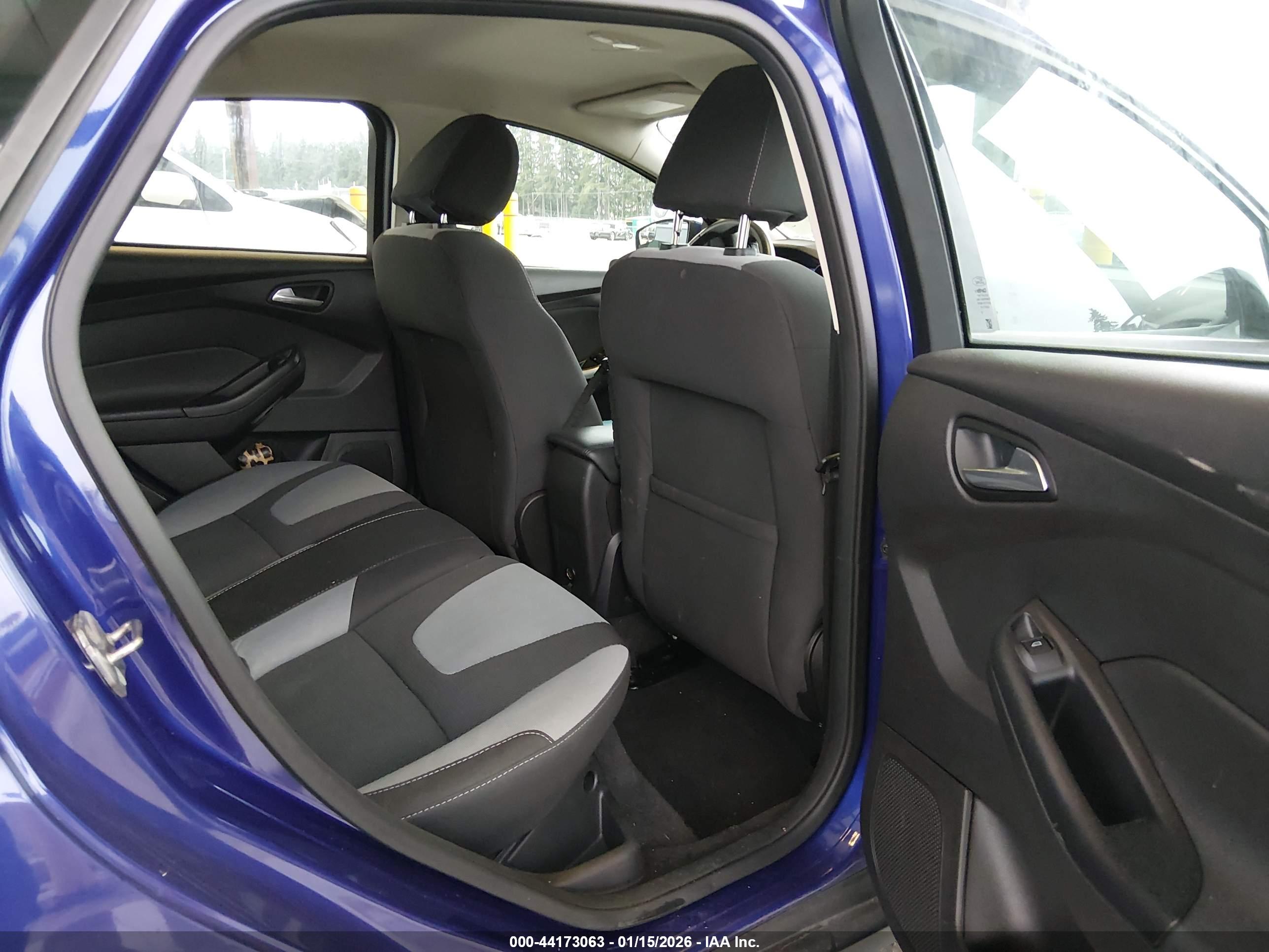 FORD FOCUS image 8