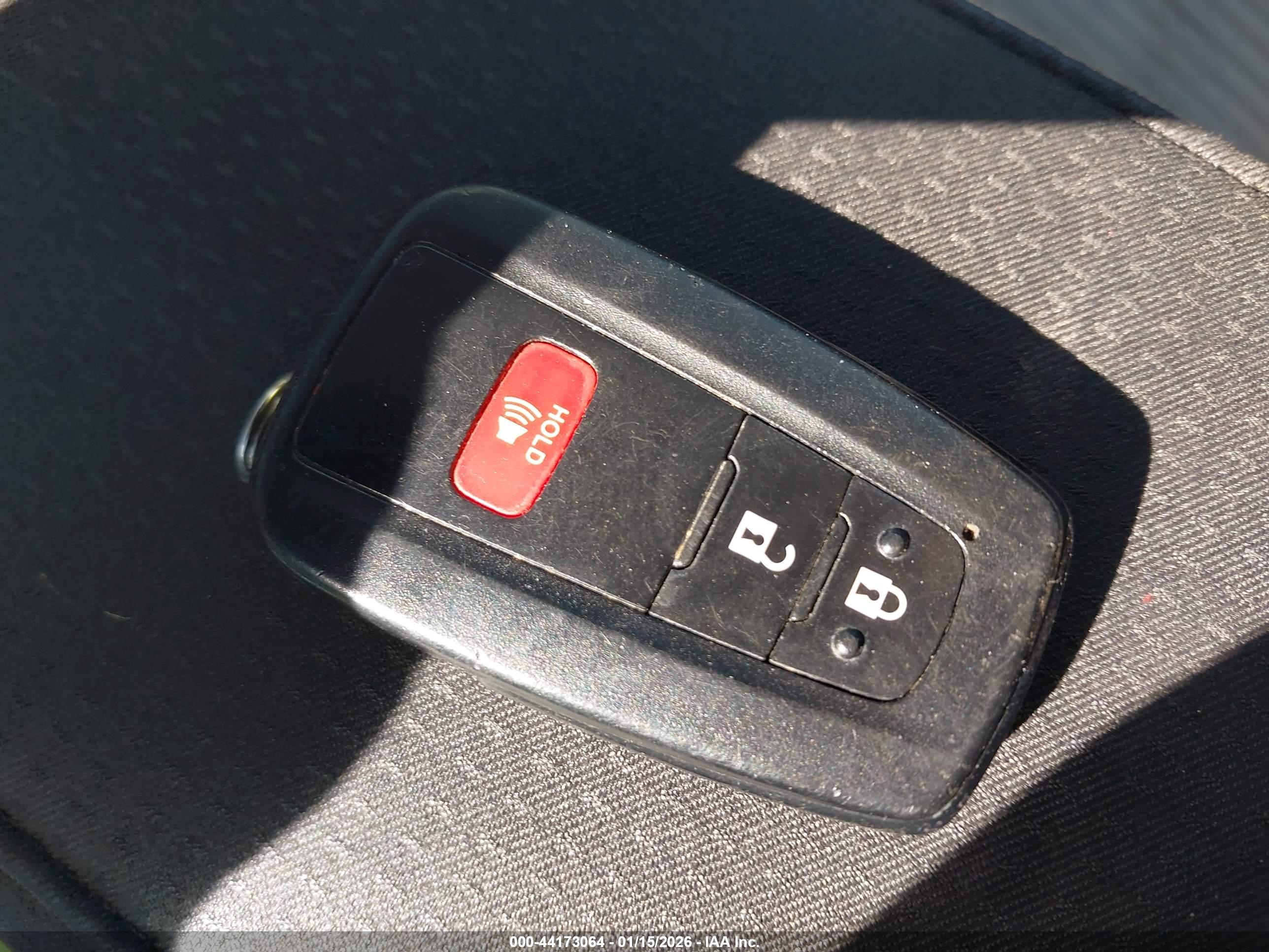 TOYOTA PRIUS image 11