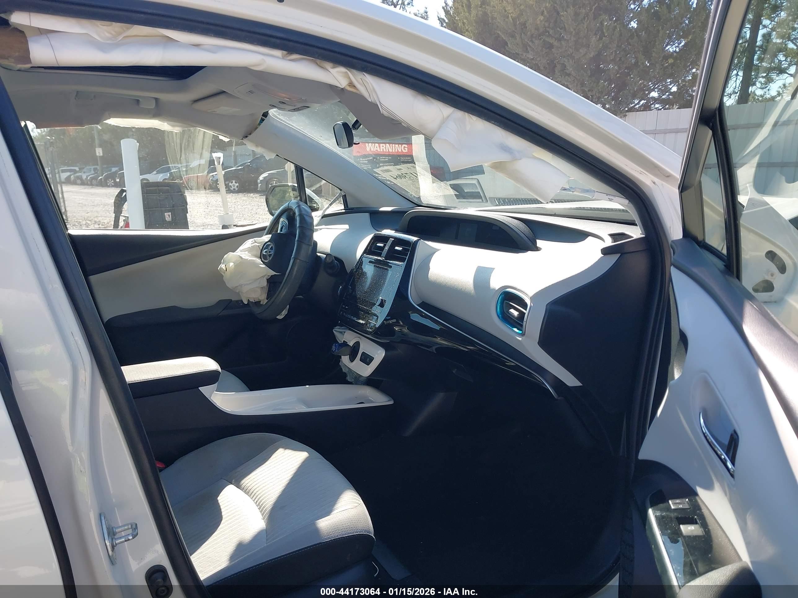 TOYOTA PRIUS image 5