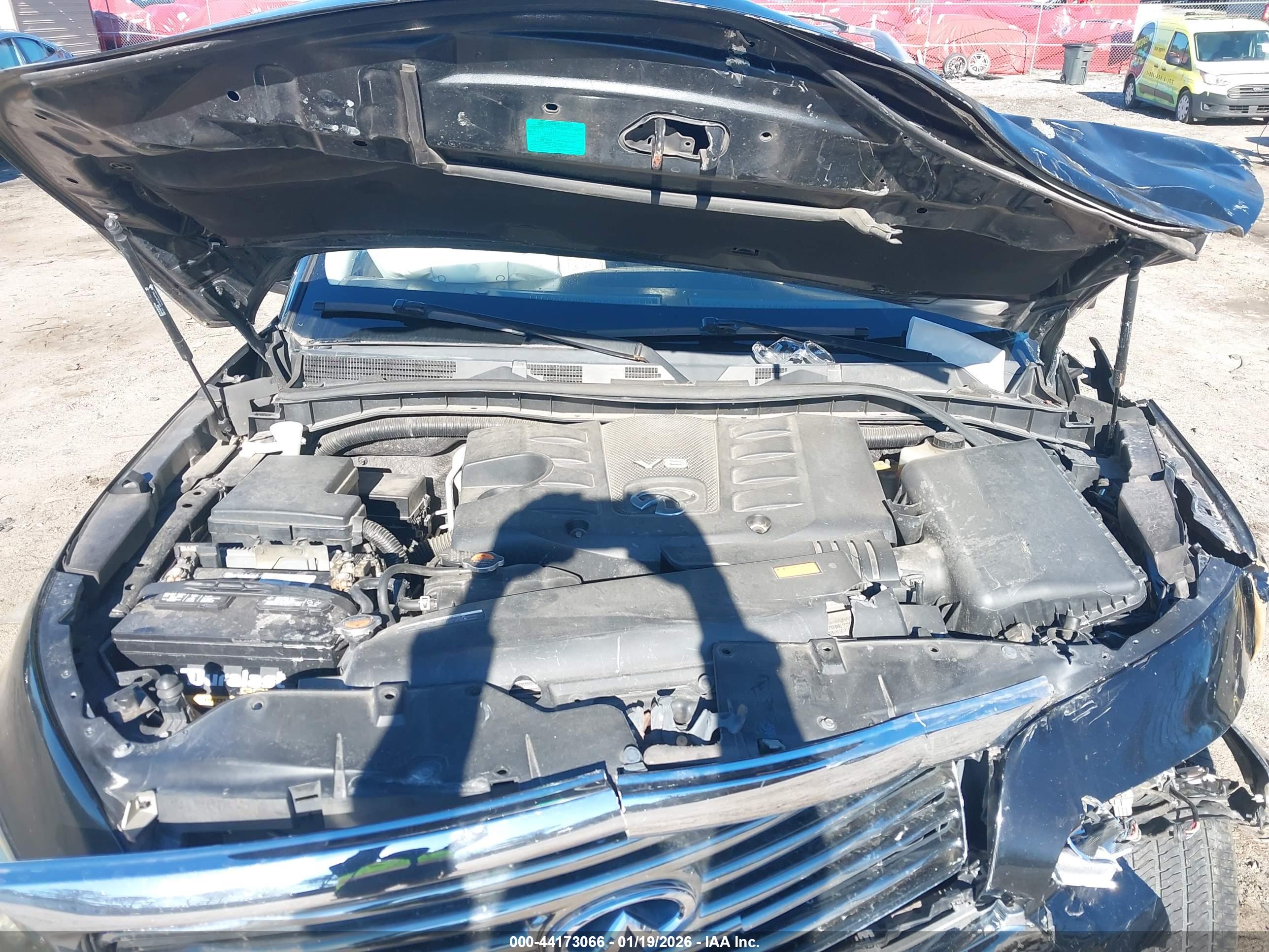 INFINITI QX56 image 10