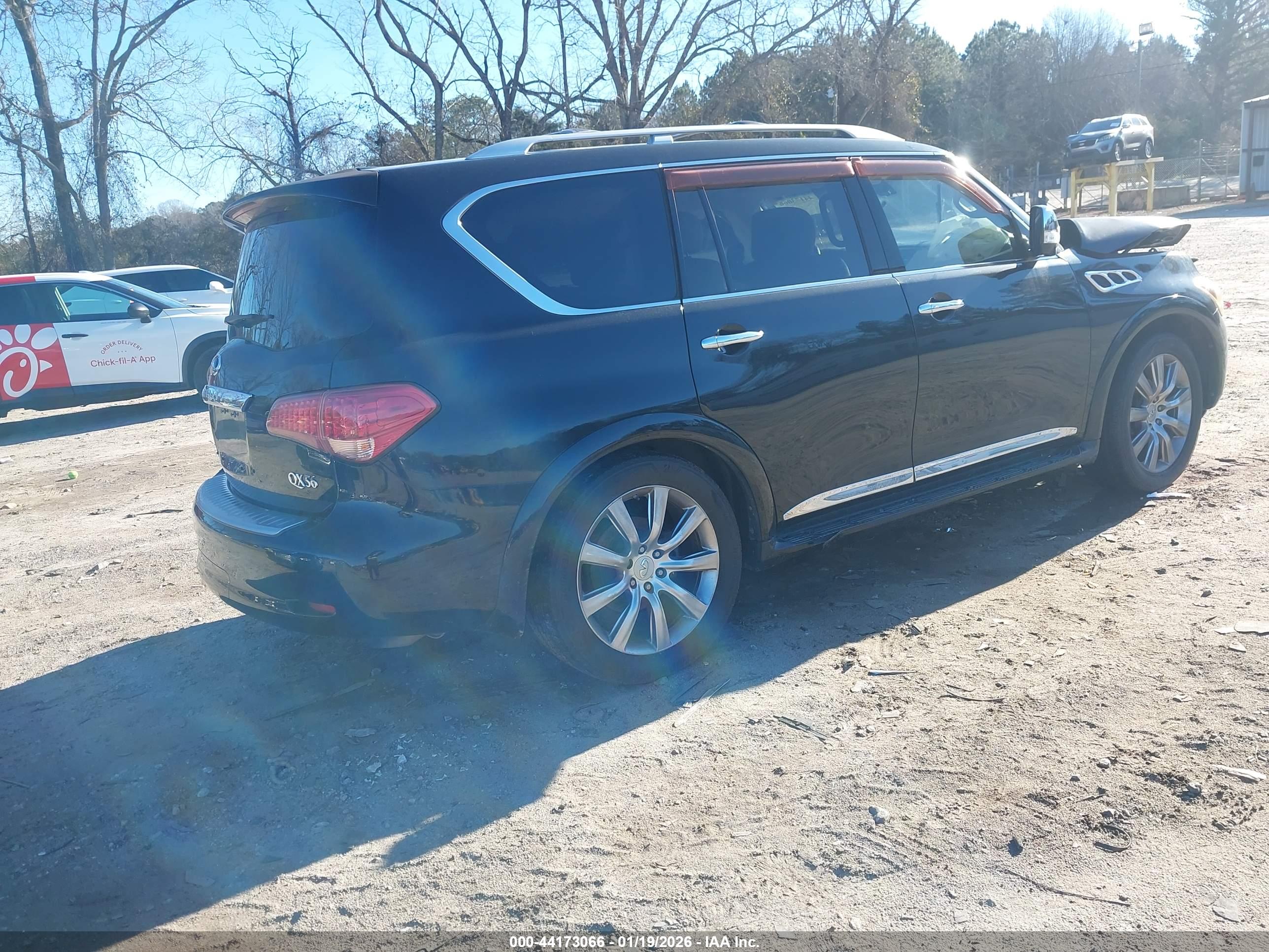 INFINITI QX56 image 4