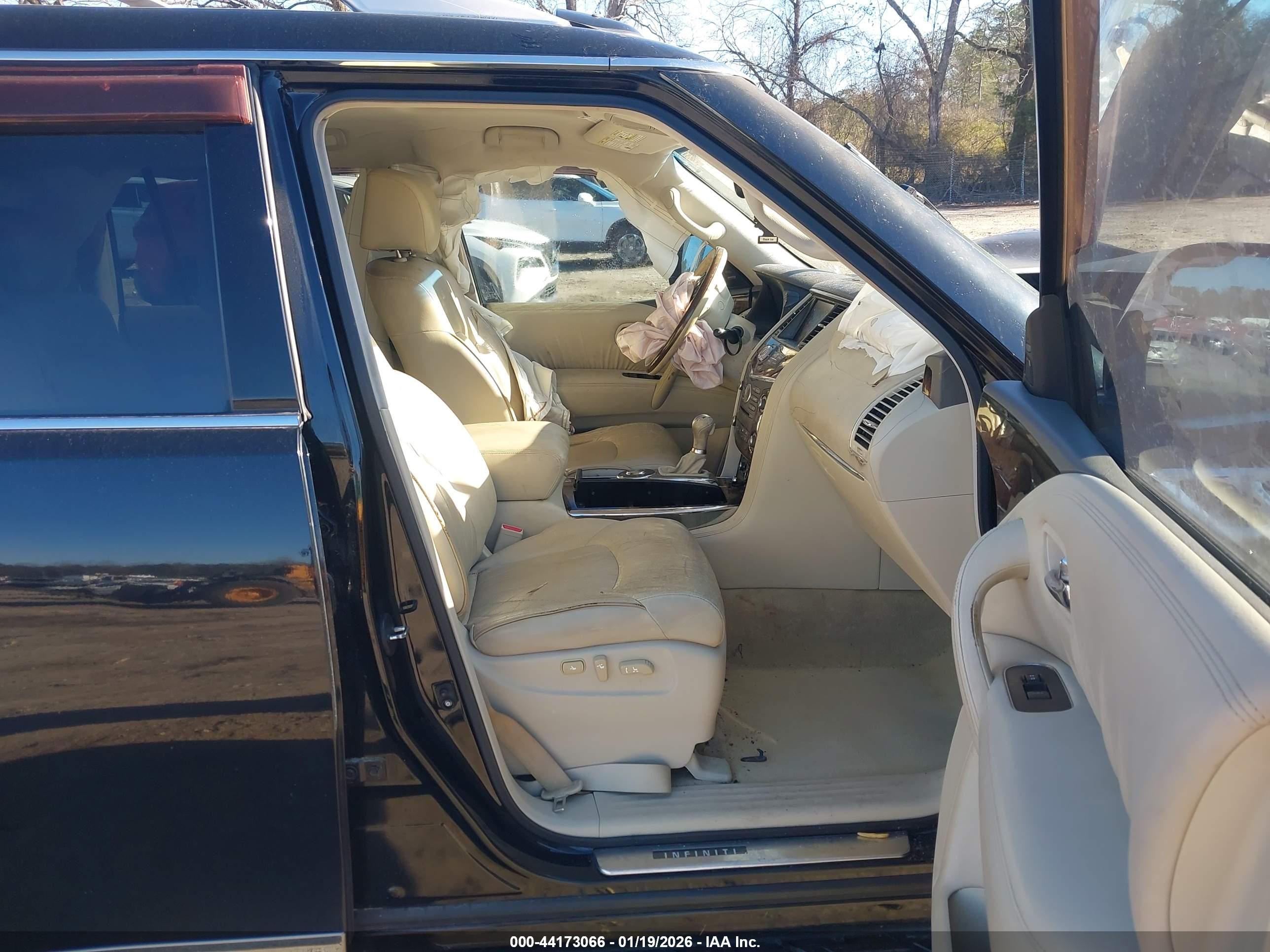 INFINITI QX56 image 5