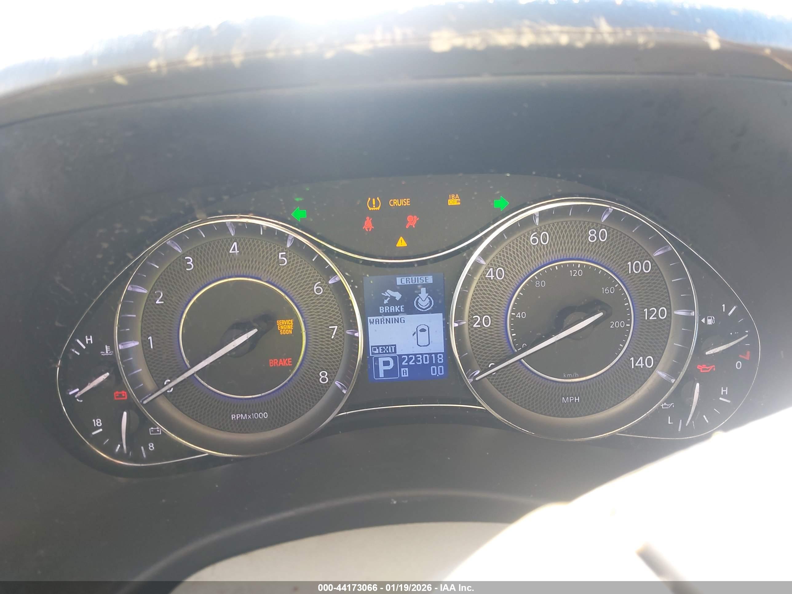 INFINITI QX56 image 7