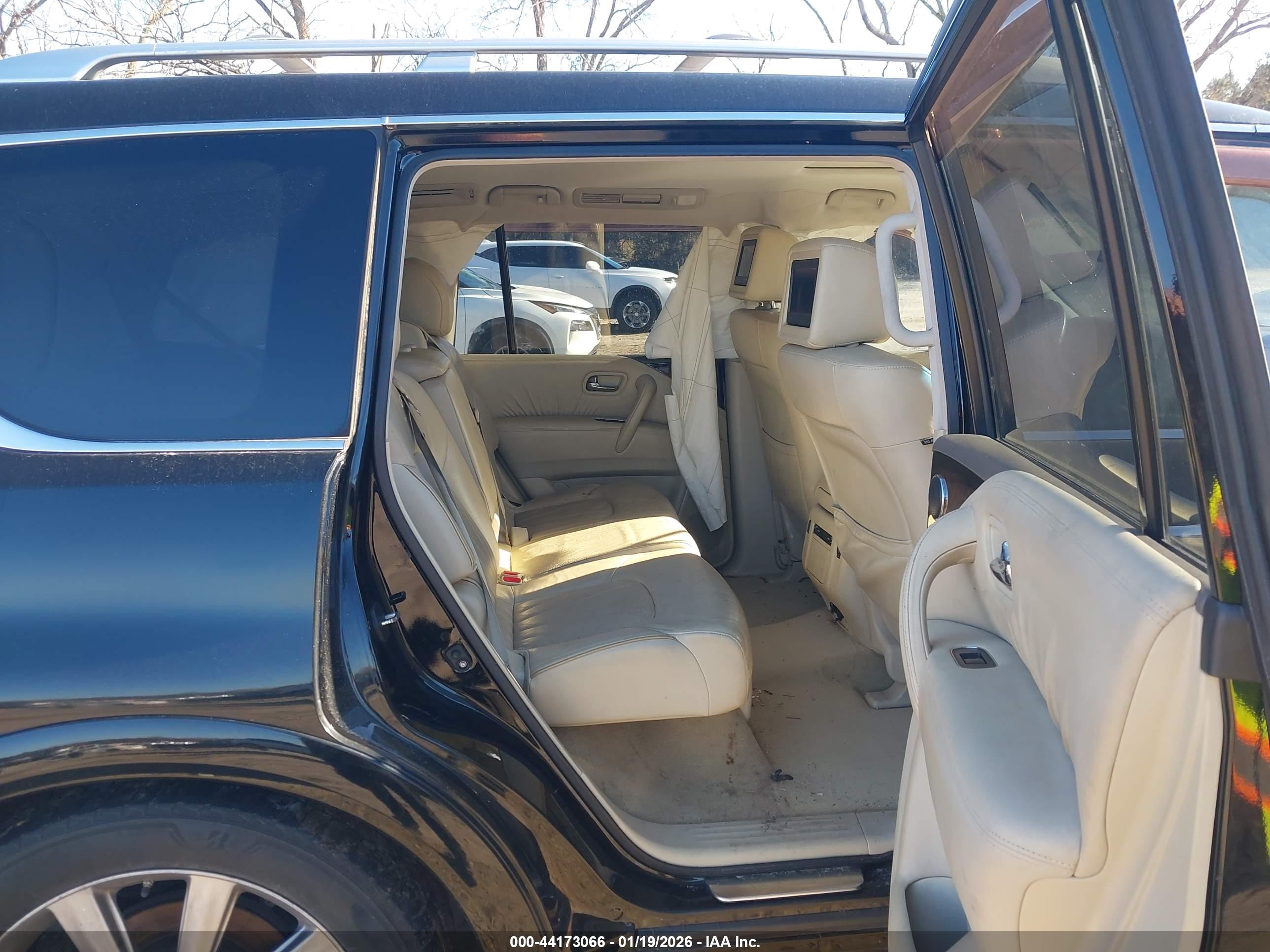 INFINITI QX56 image 8