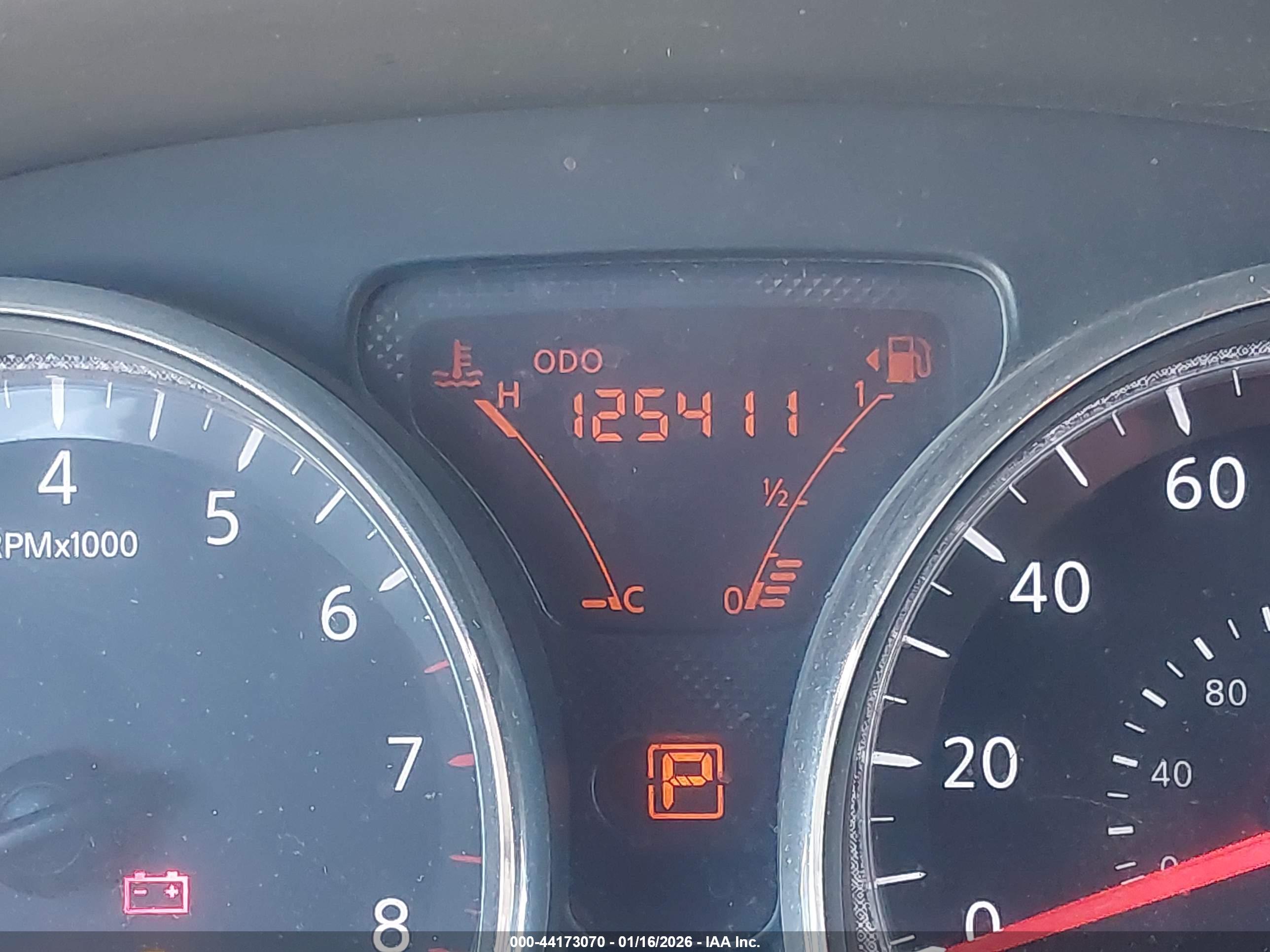 NISSAN VERSA image 7