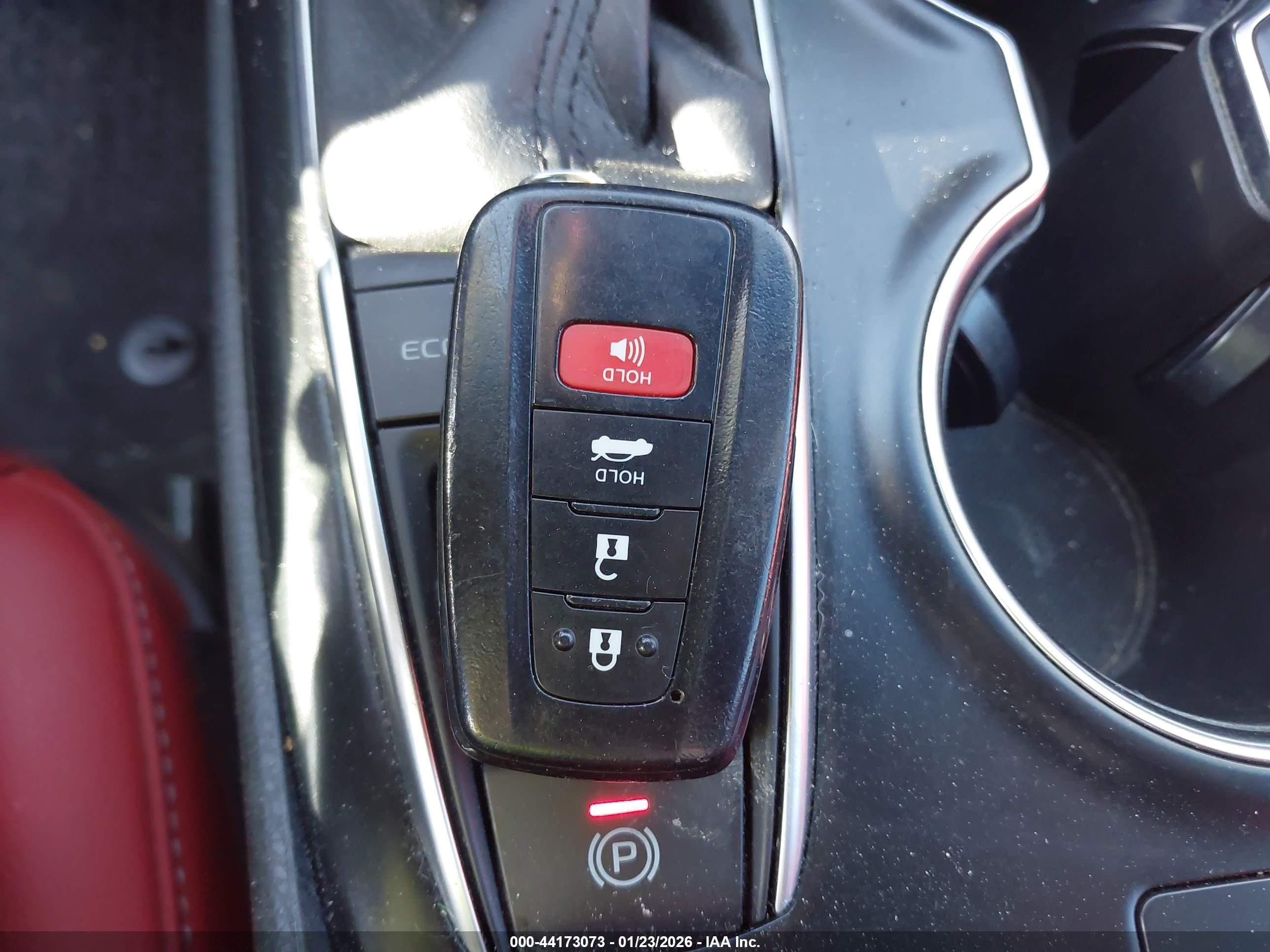 TOYOTA CAMRY image 11