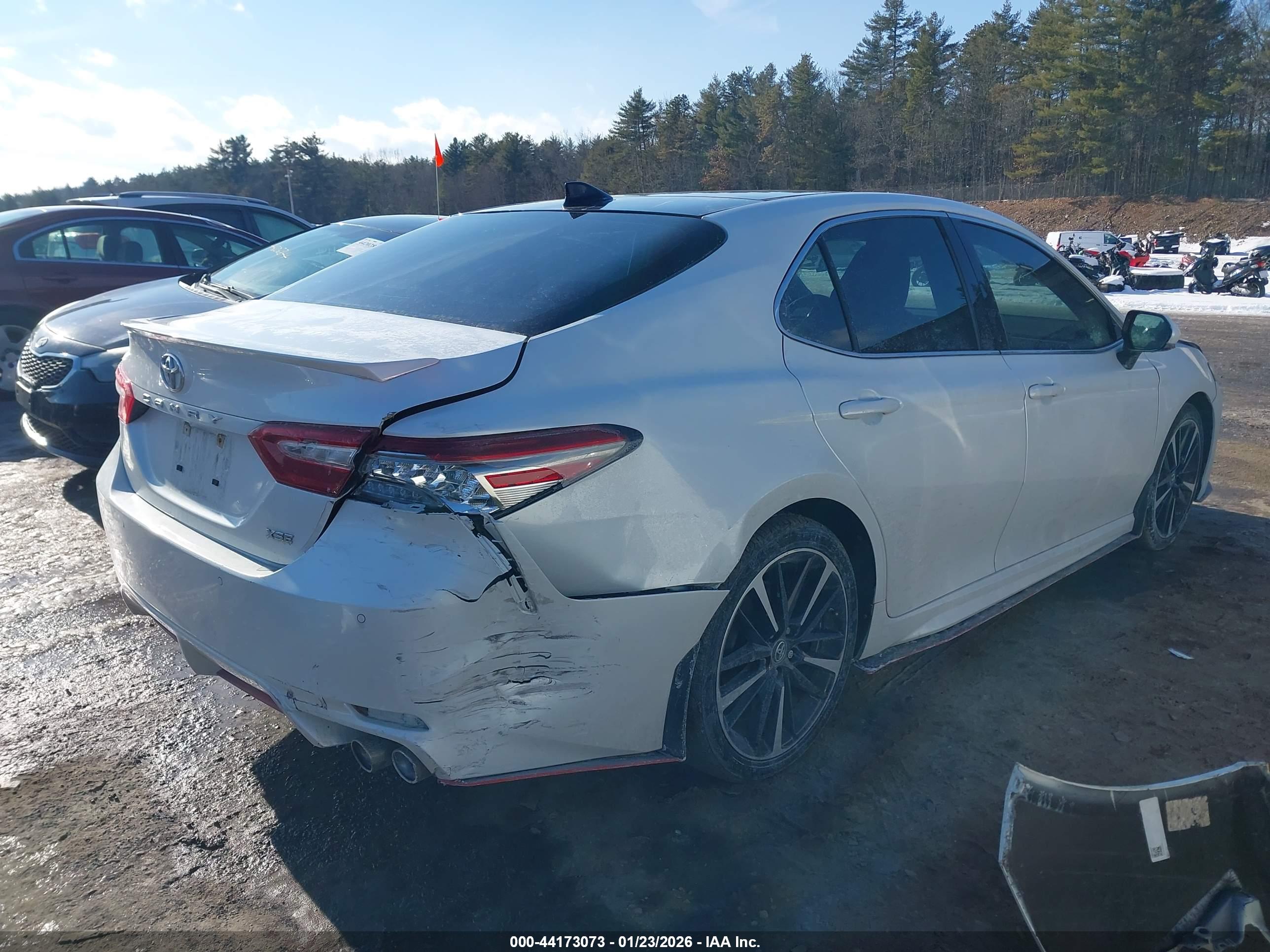TOYOTA CAMRY image 4