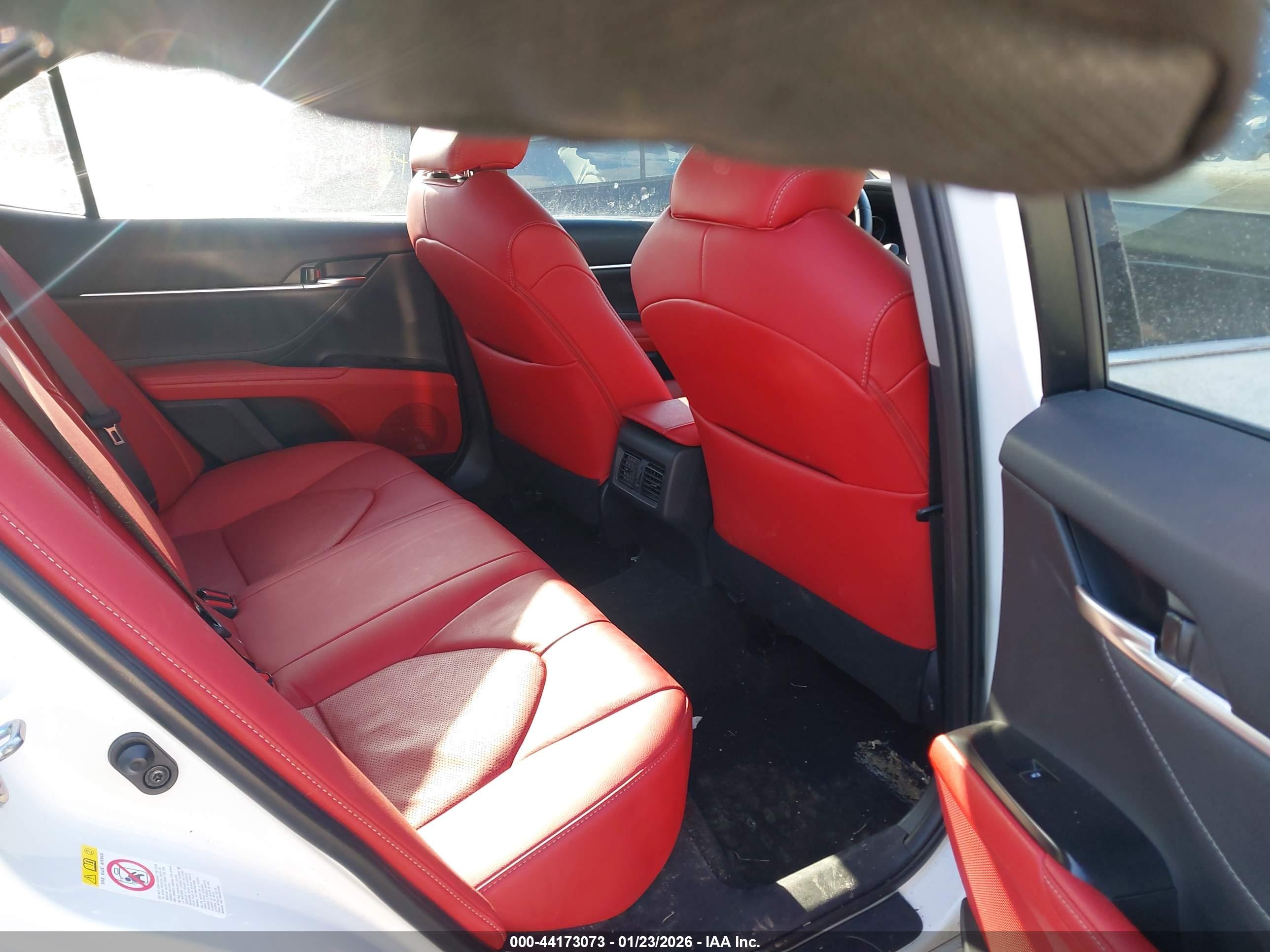 TOYOTA CAMRY image 8