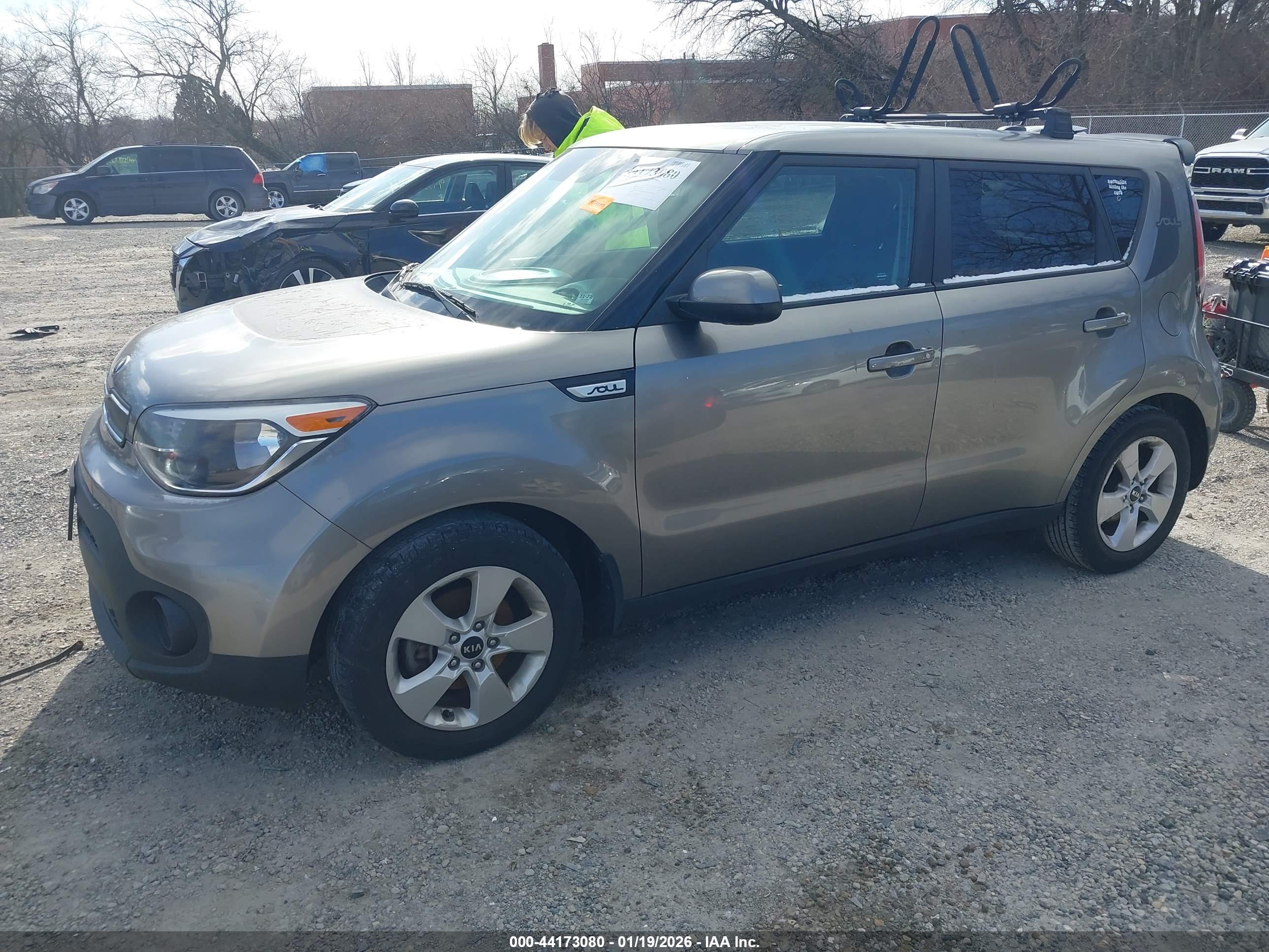 KIA SOUL image 2