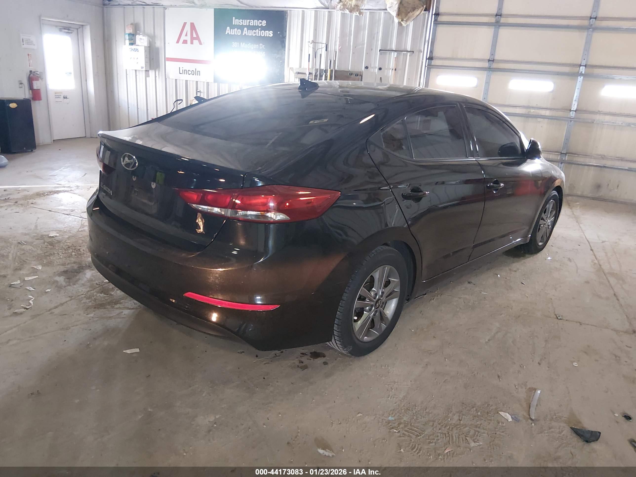 HYUNDAI ELANTRA image 4