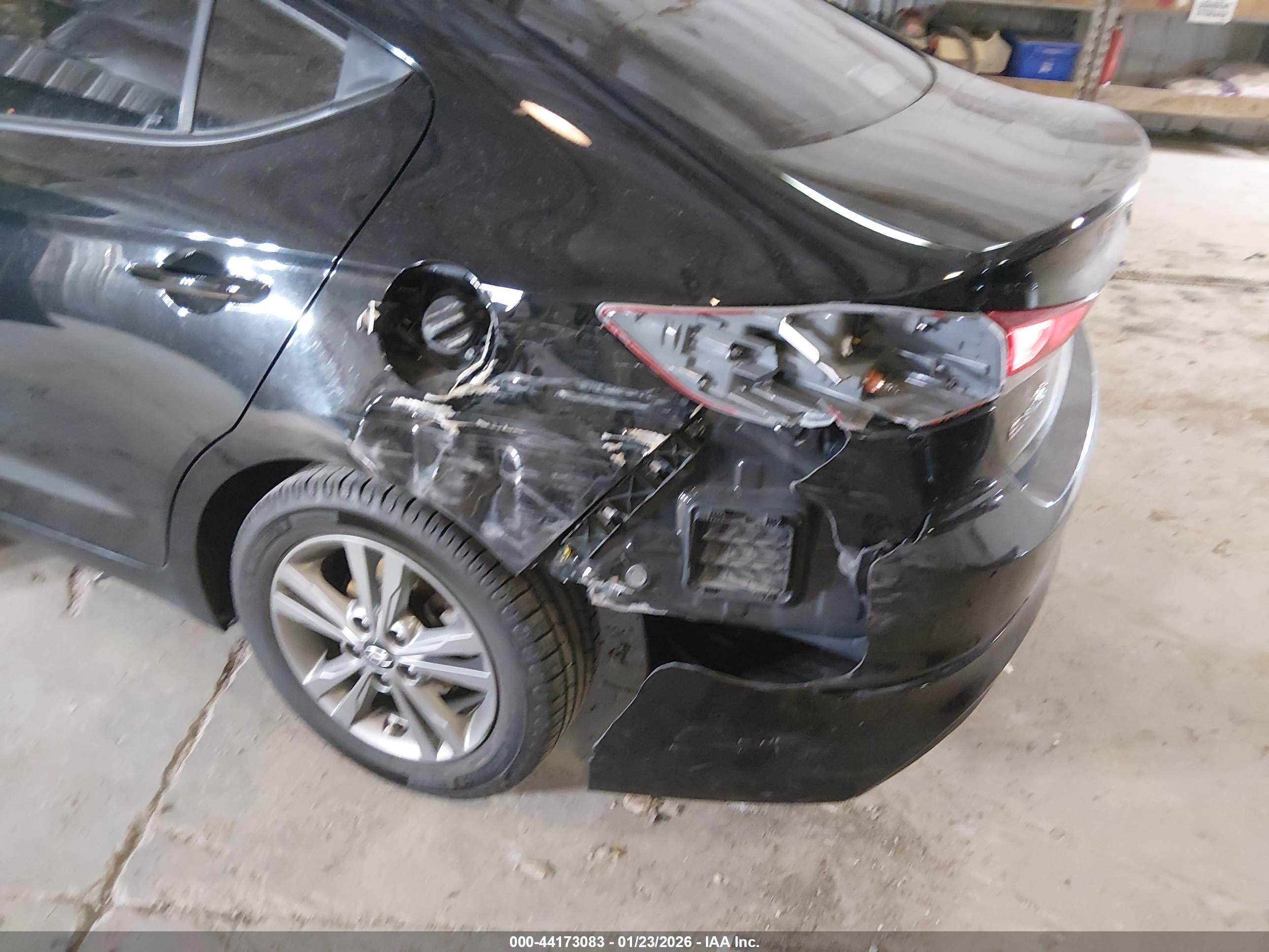 HYUNDAI ELANTRA image 6