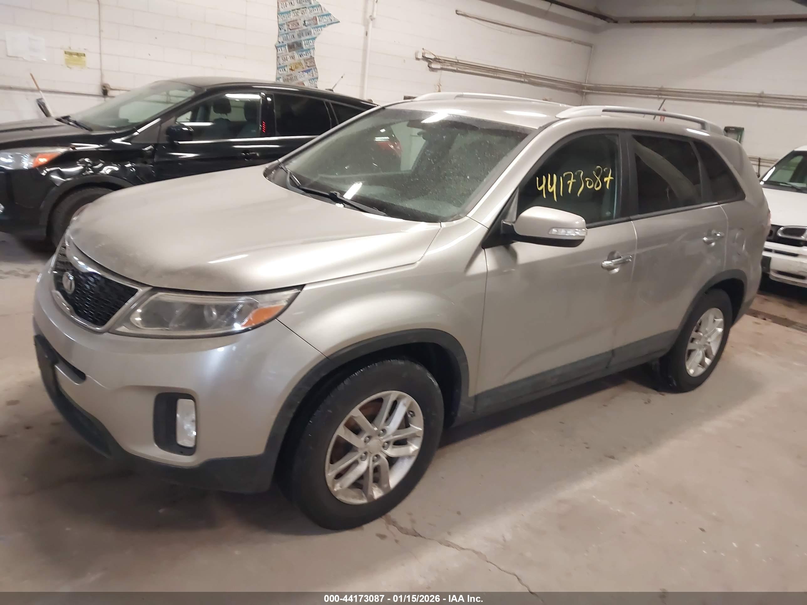 KIA SORENTO image 2