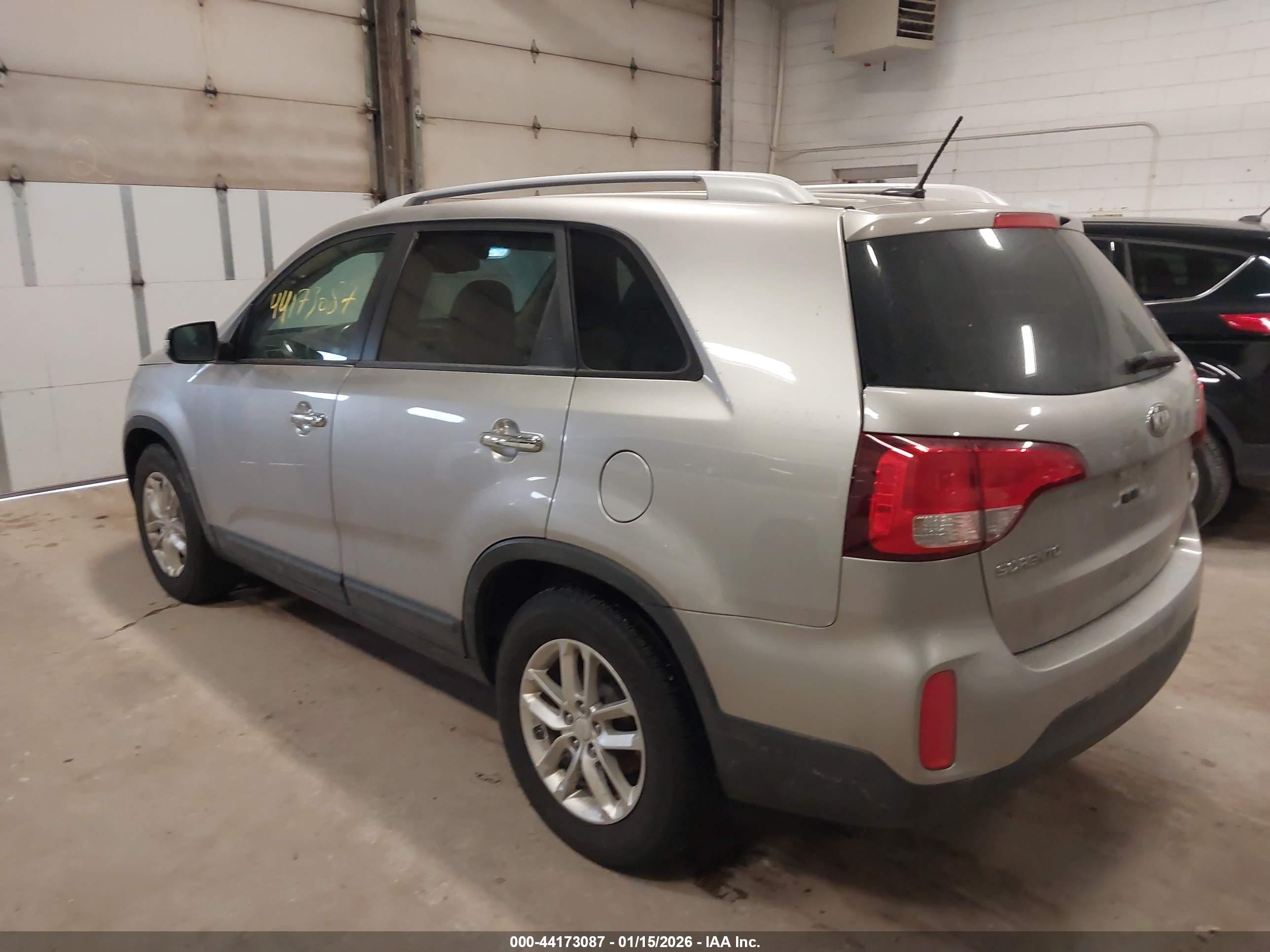 KIA SORENTO image 3