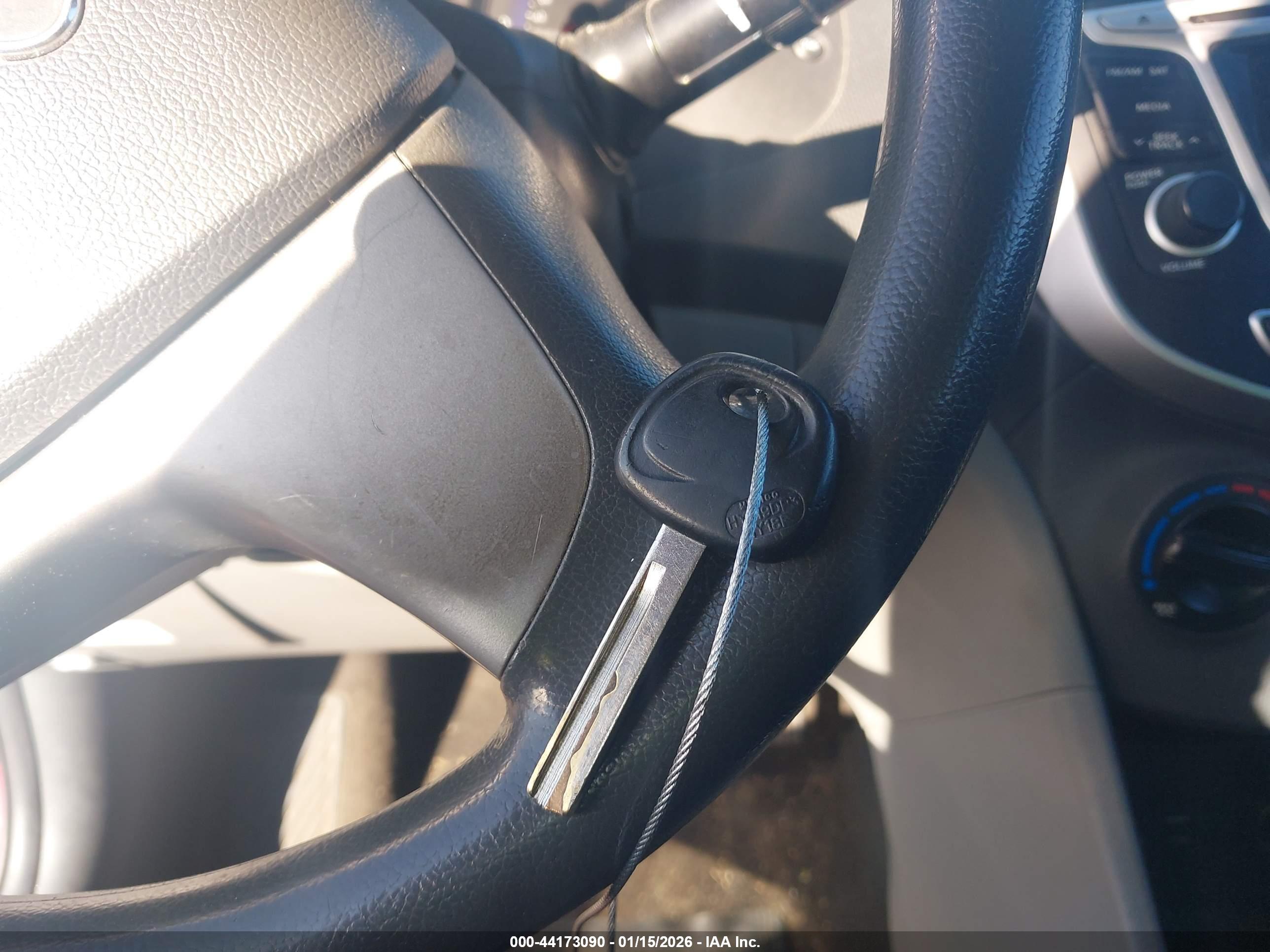 HYUNDAI ACCENT image 11