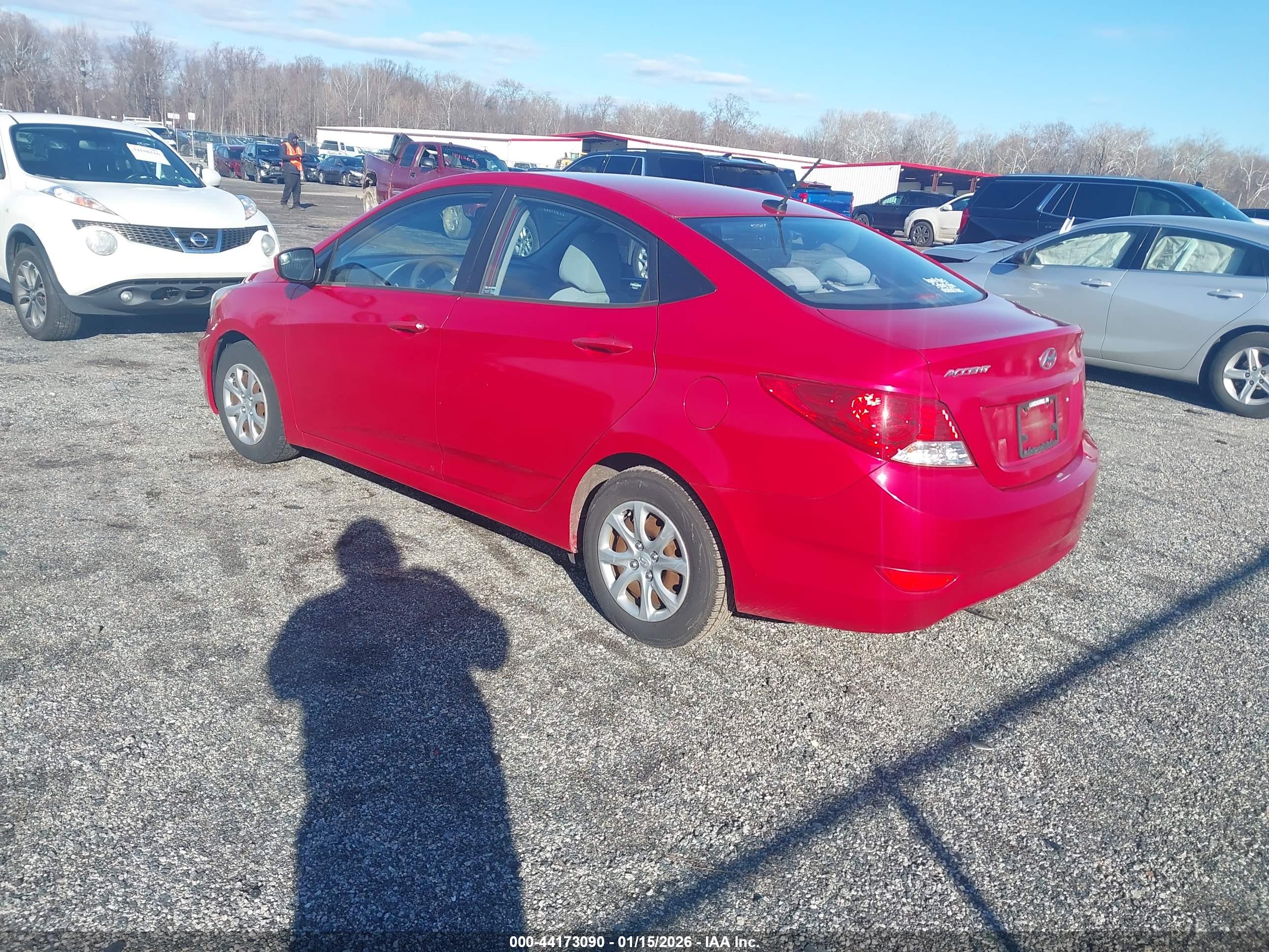 HYUNDAI ACCENT image 3