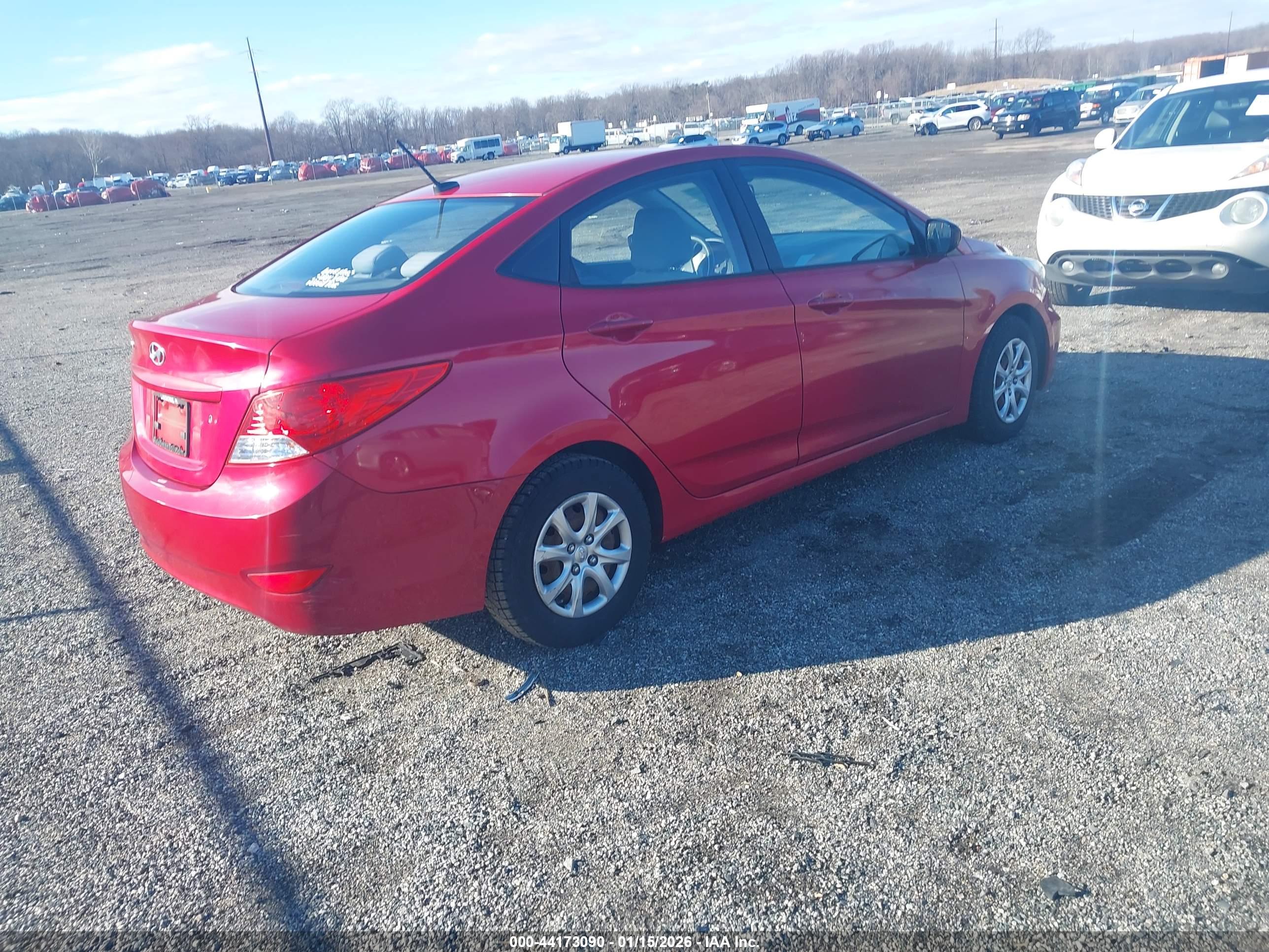 HYUNDAI ACCENT image 4