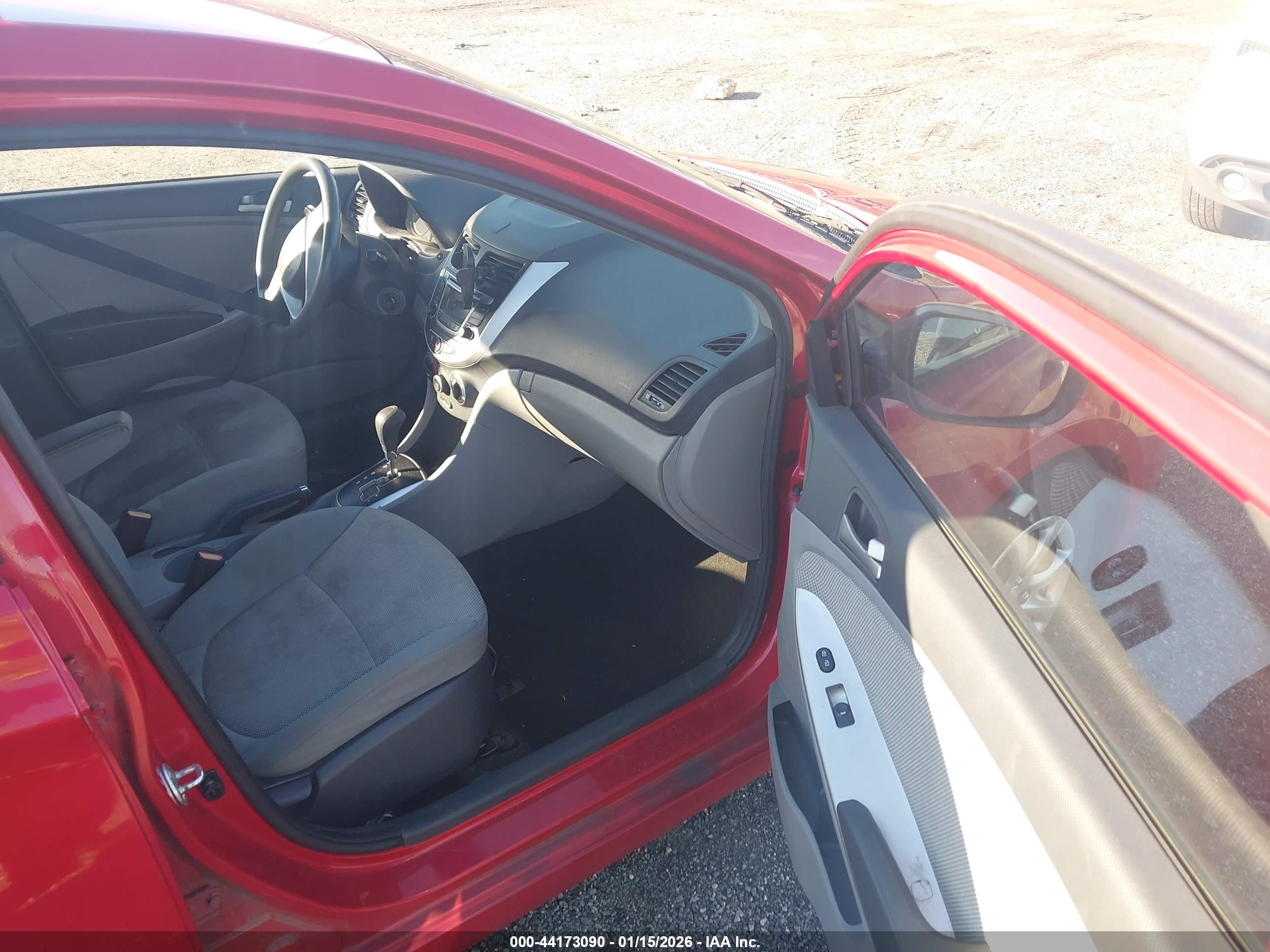 HYUNDAI ACCENT image 5