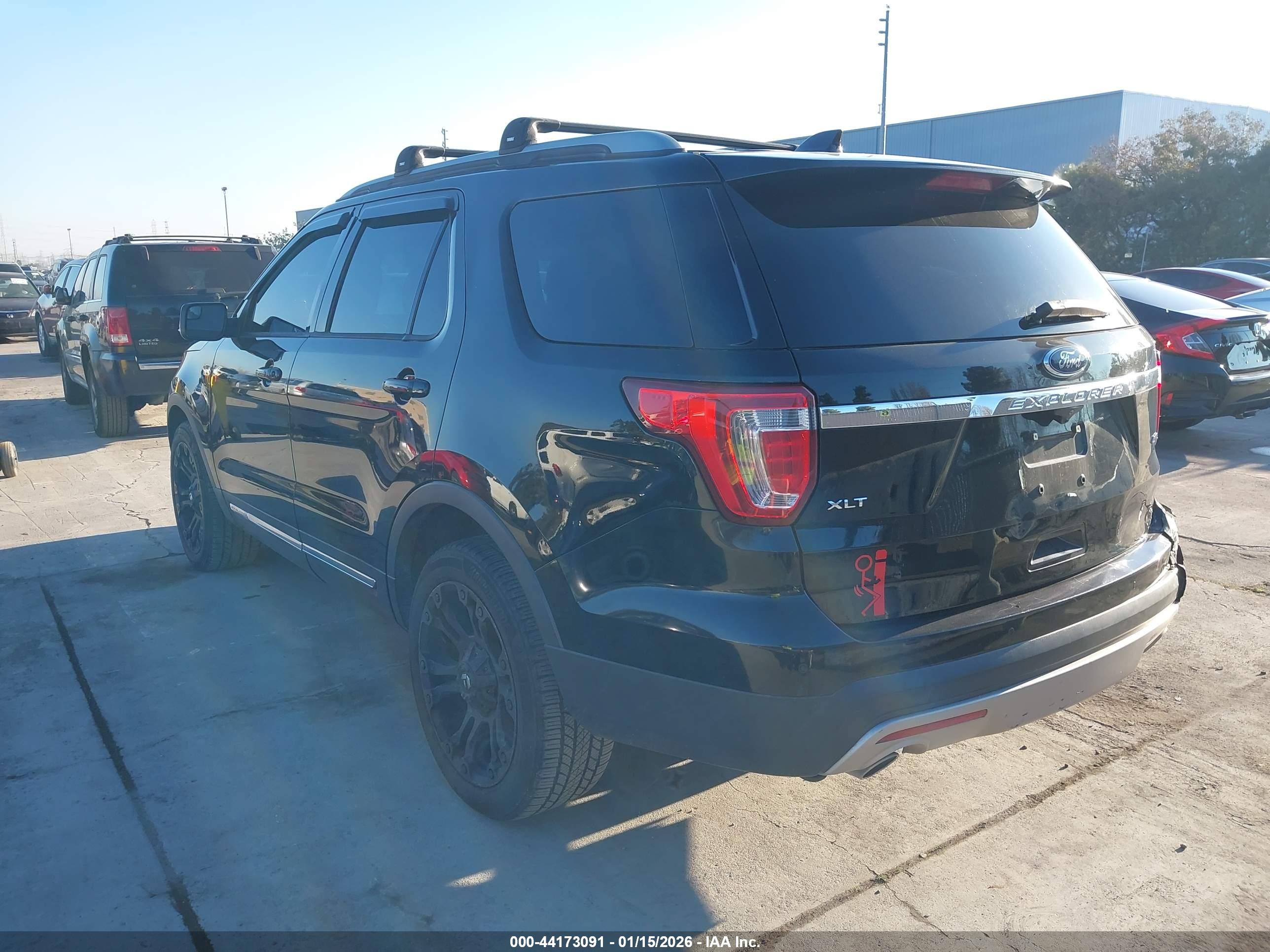 FORD EXPLORER image 3