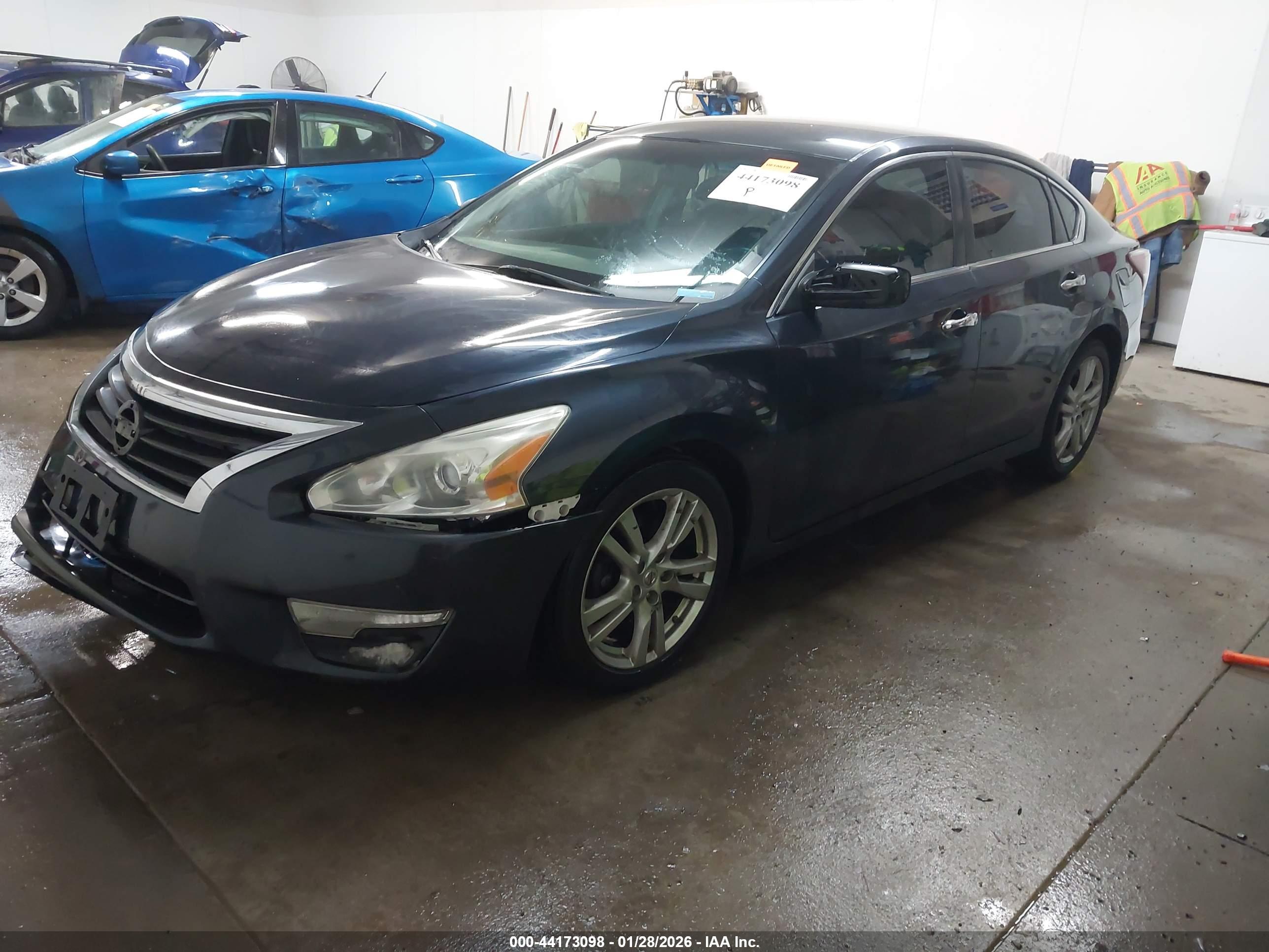 NISSAN ALTIMA image 2