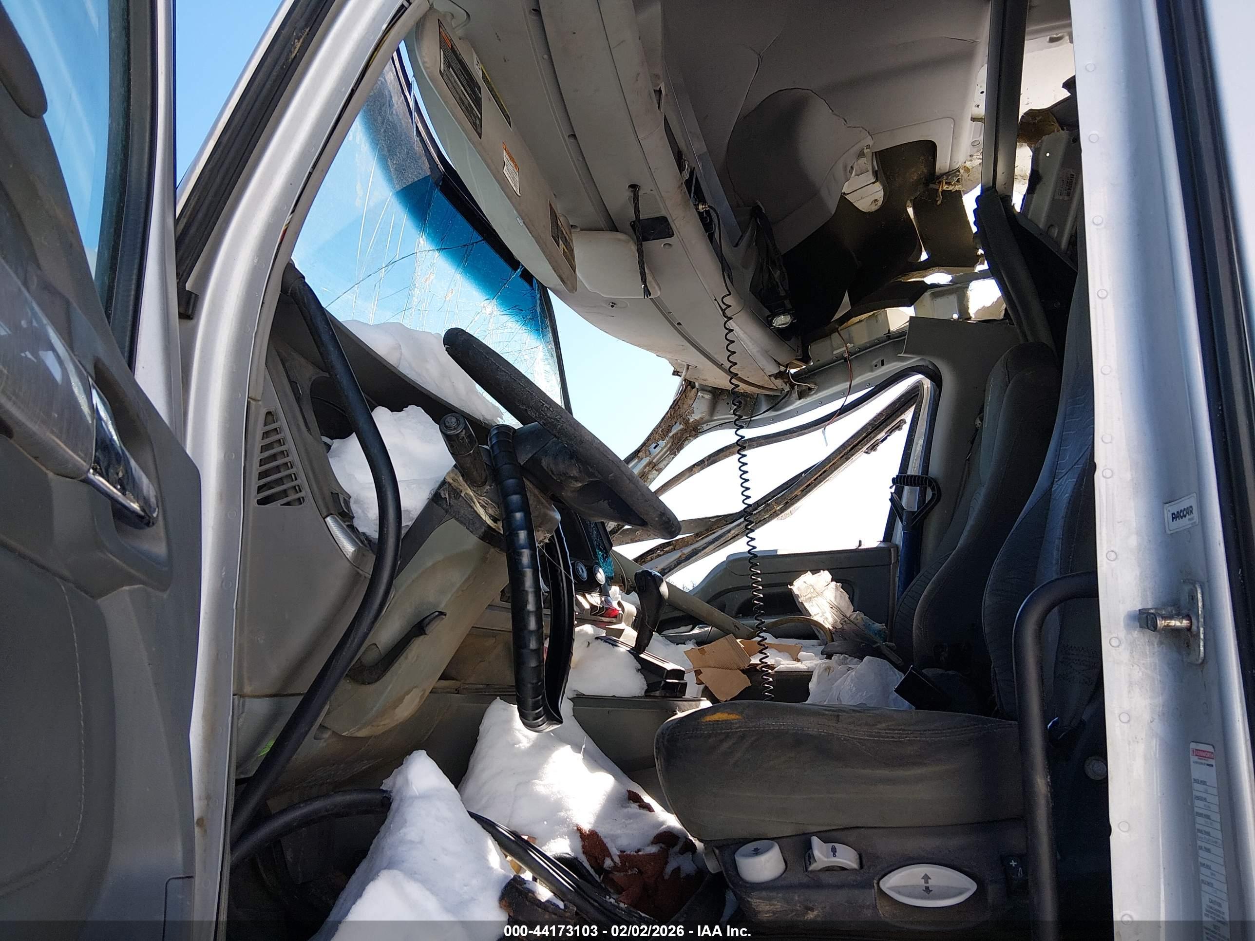 KENWORTH CONSTRUCTION image 8
