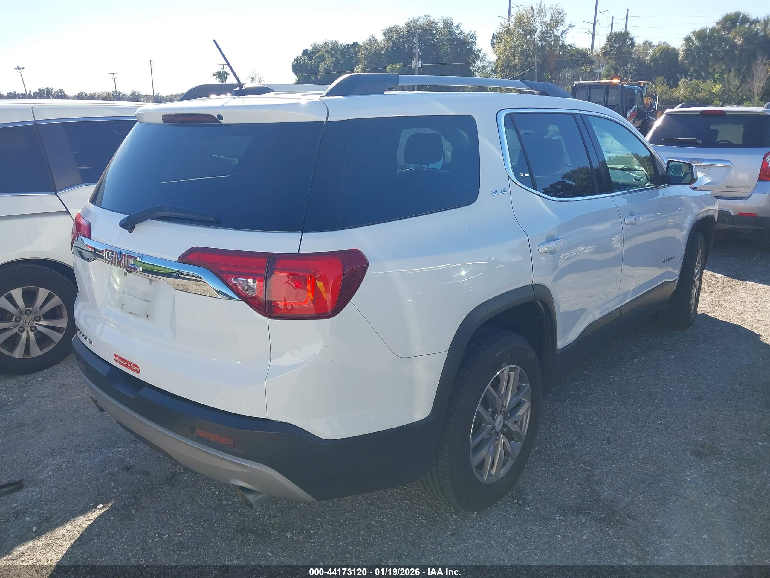 GMC ACADIA image 4