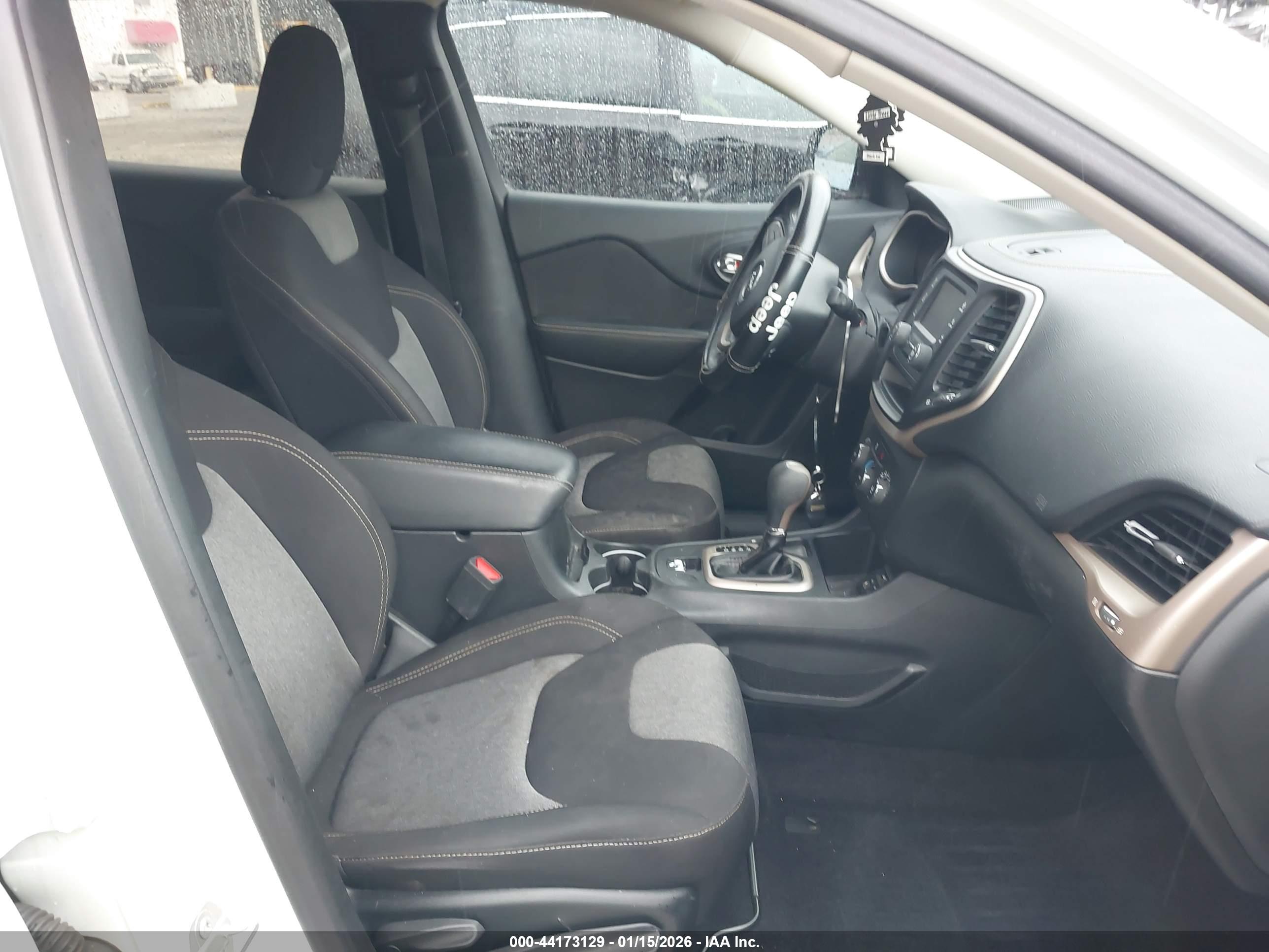 JEEP CHEROKEE image 5