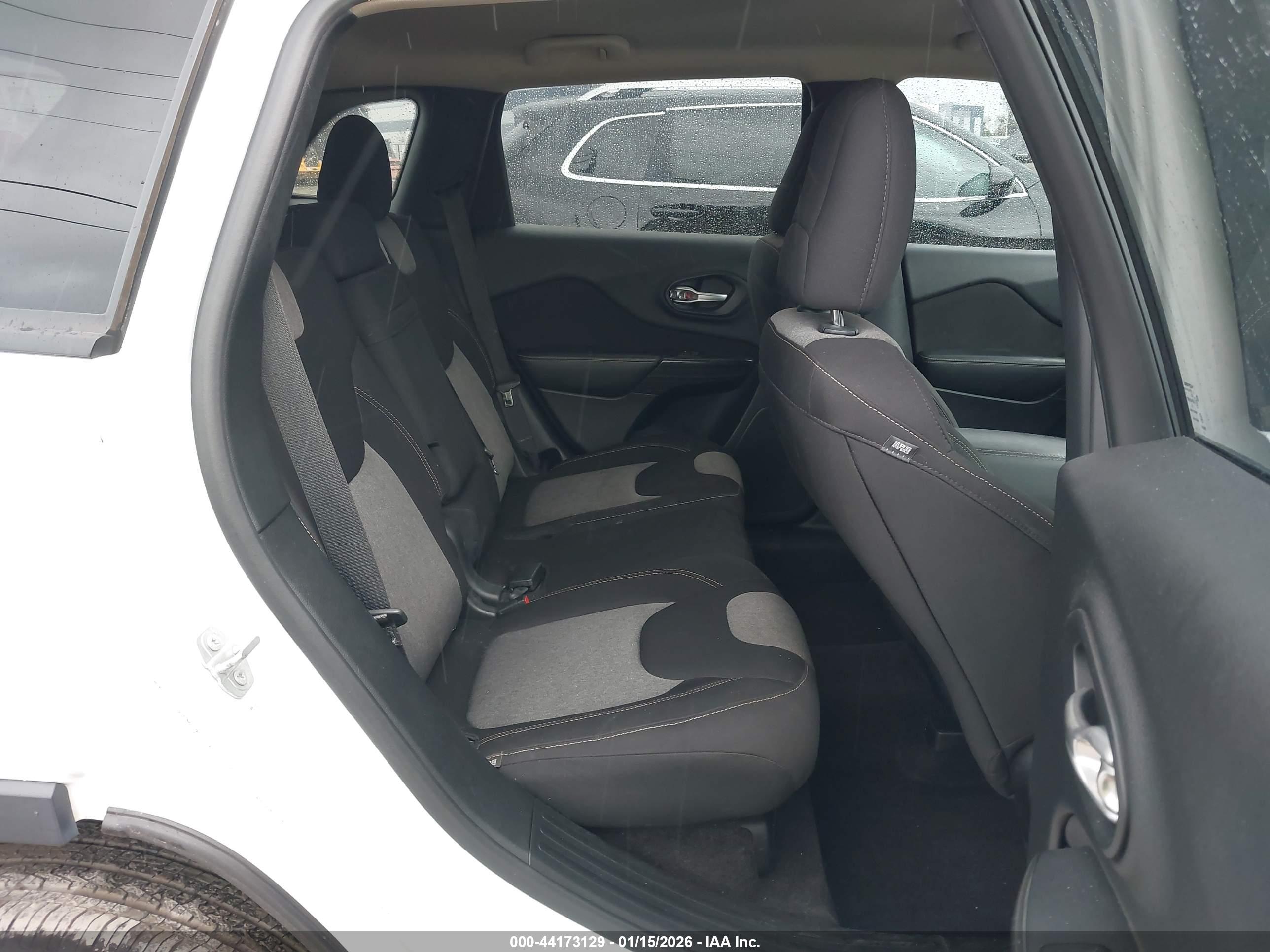 JEEP CHEROKEE image 8
