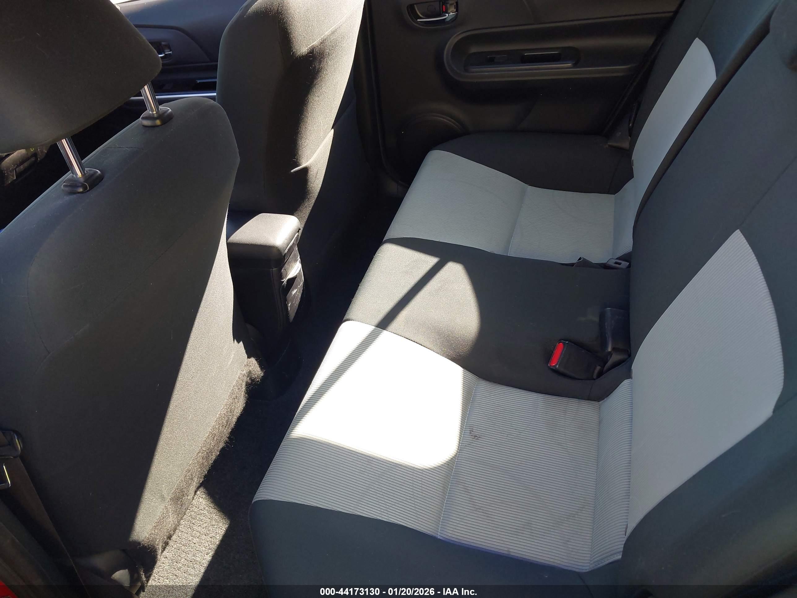 TOYOTA PRIUS image 8