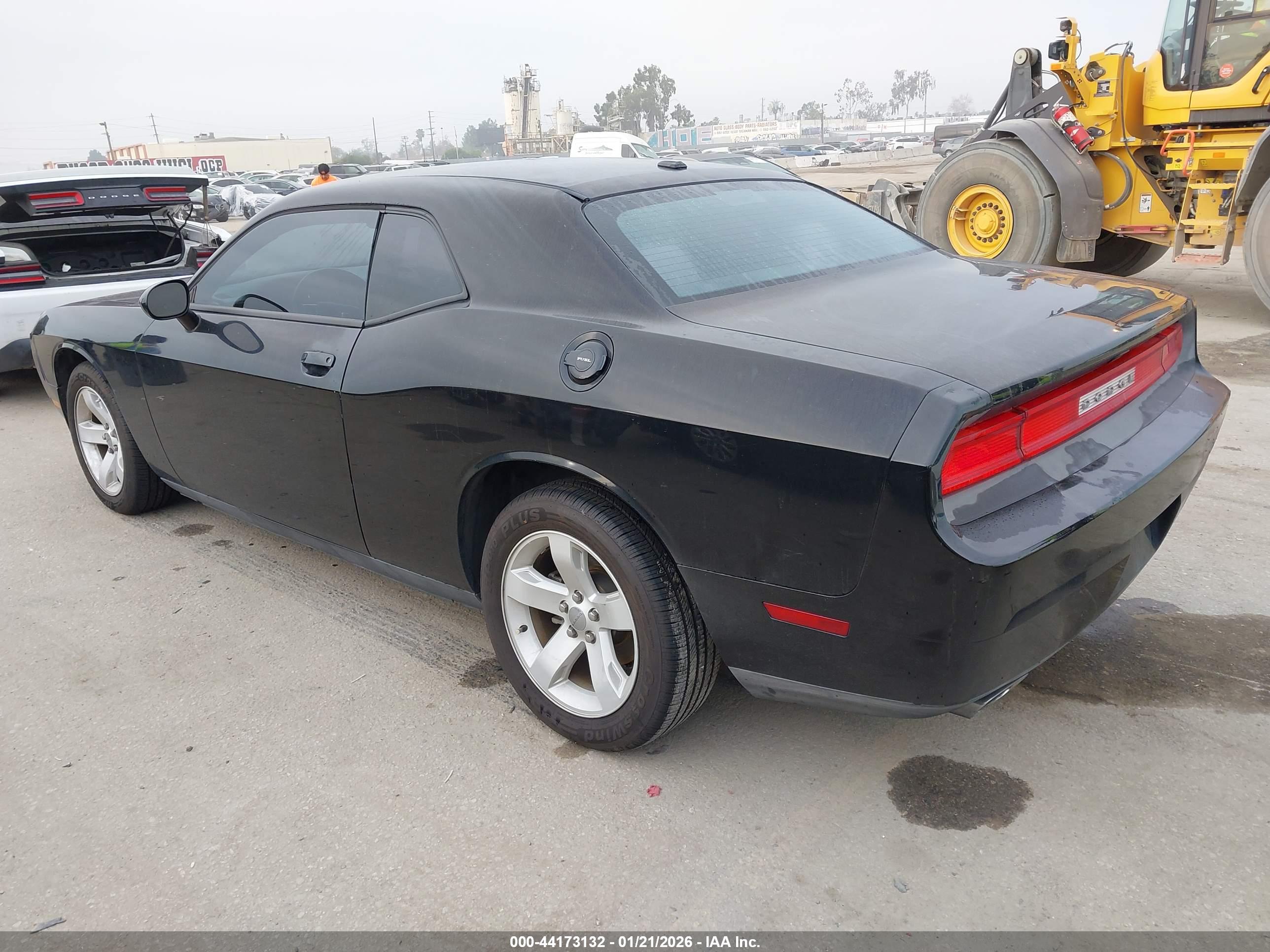DODGE CHALLENGER image 3