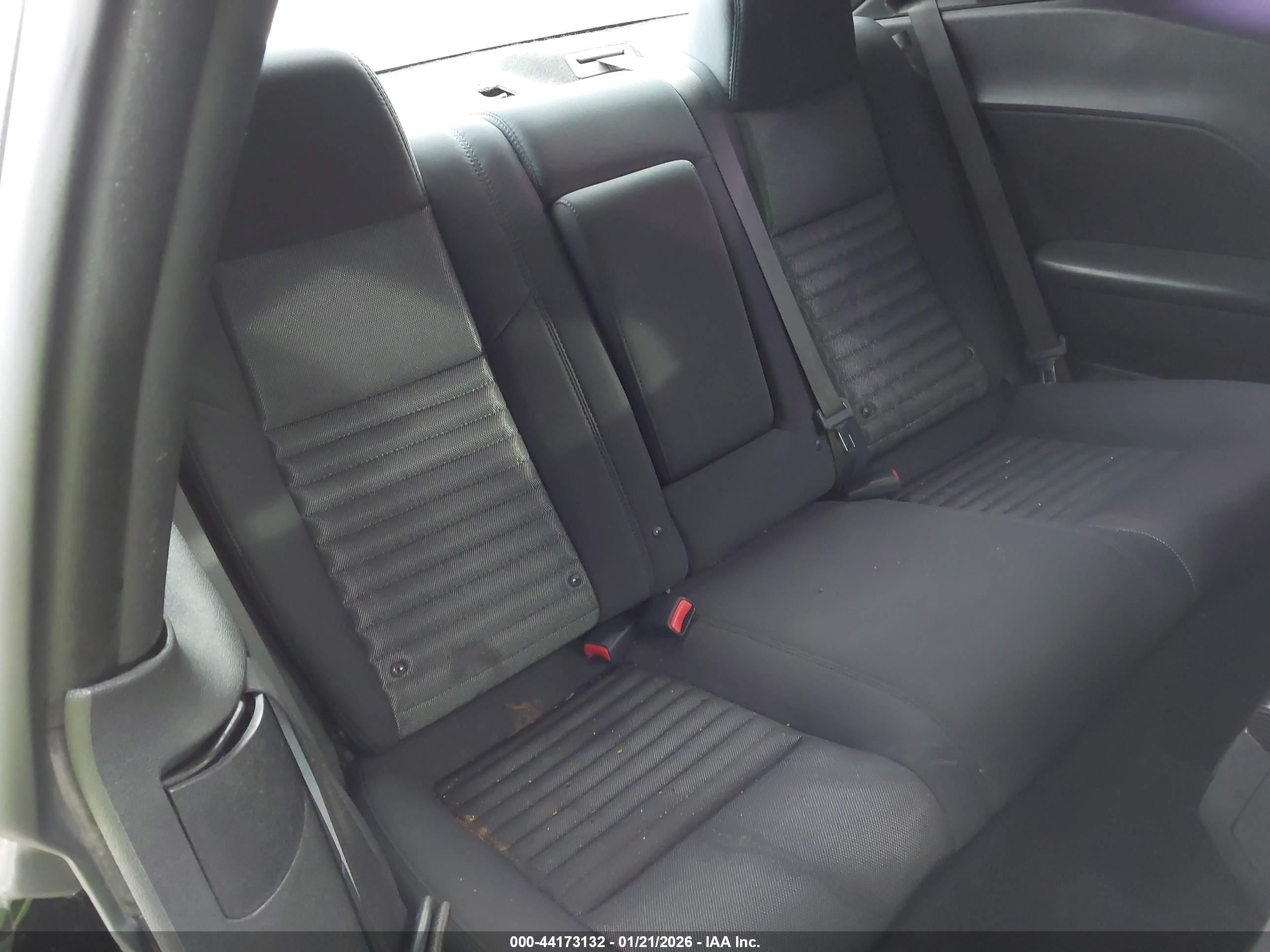 DODGE CHALLENGER image 8