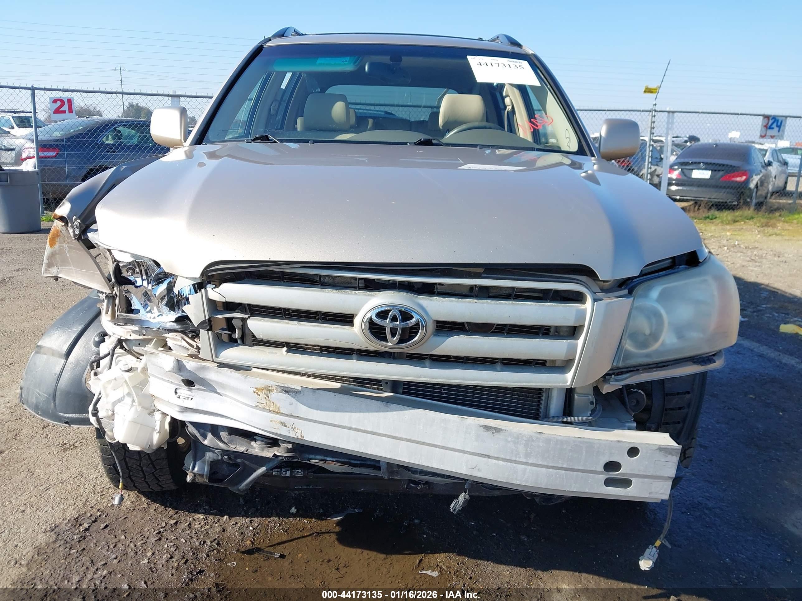 TOYOTA HIGHLANDER image 6