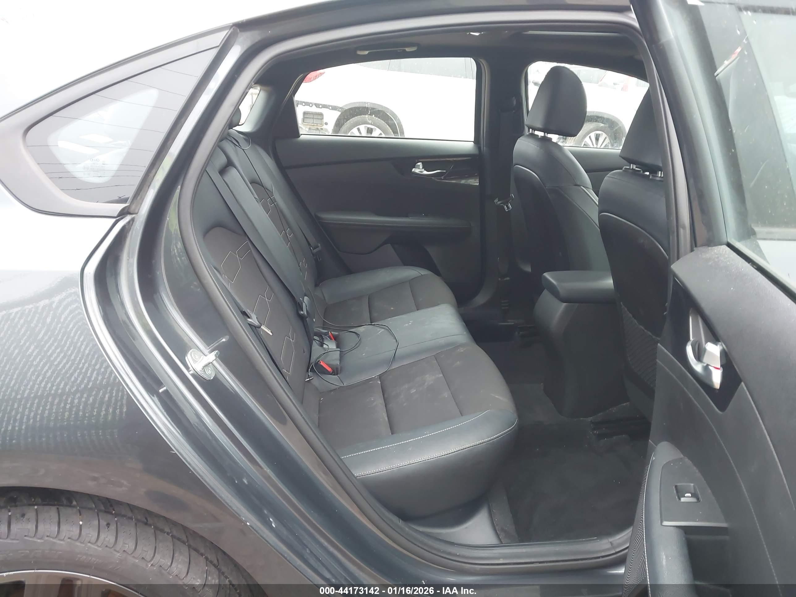 KIA FORTE image 8