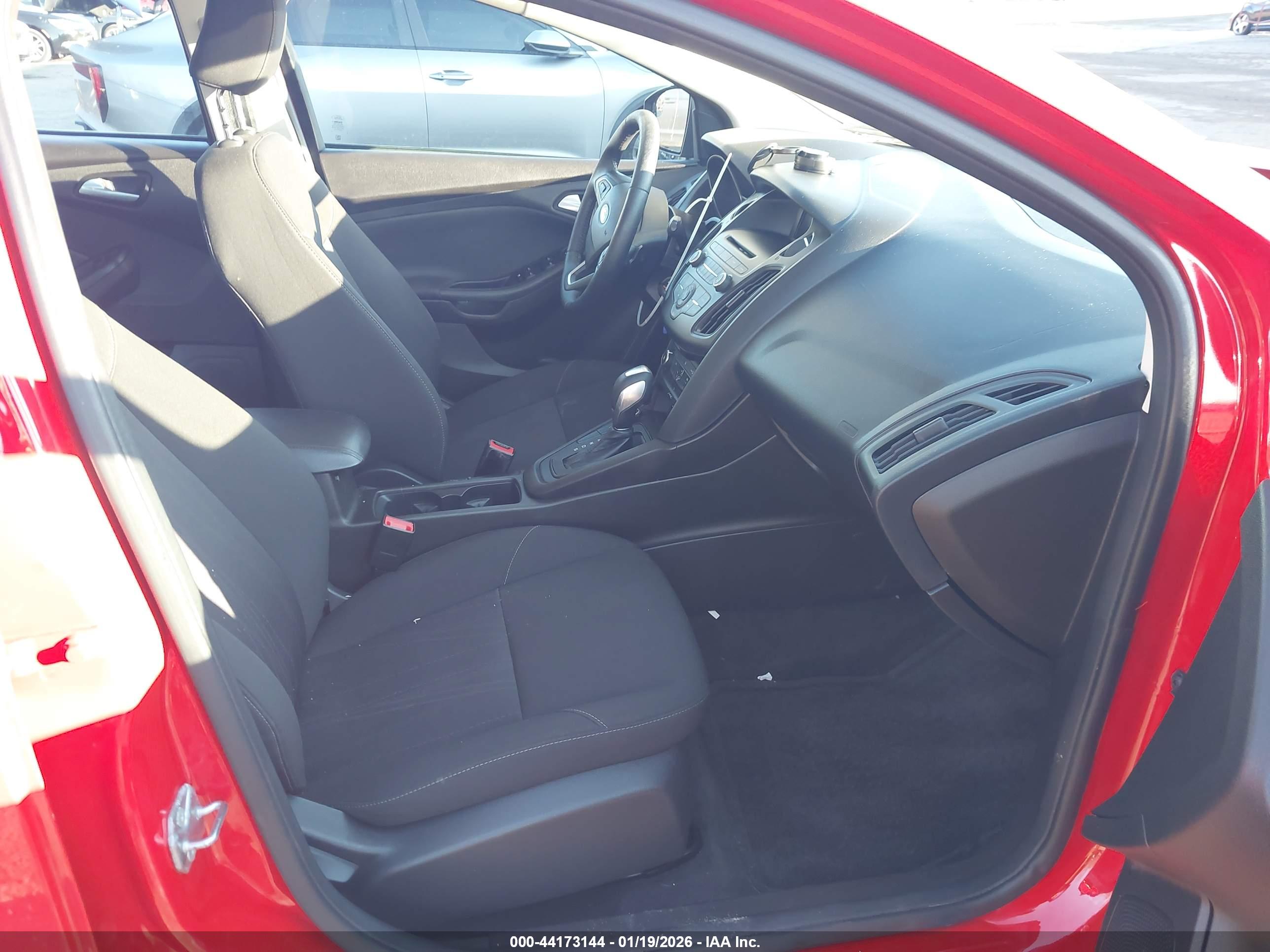 FORD FOCUS image 5