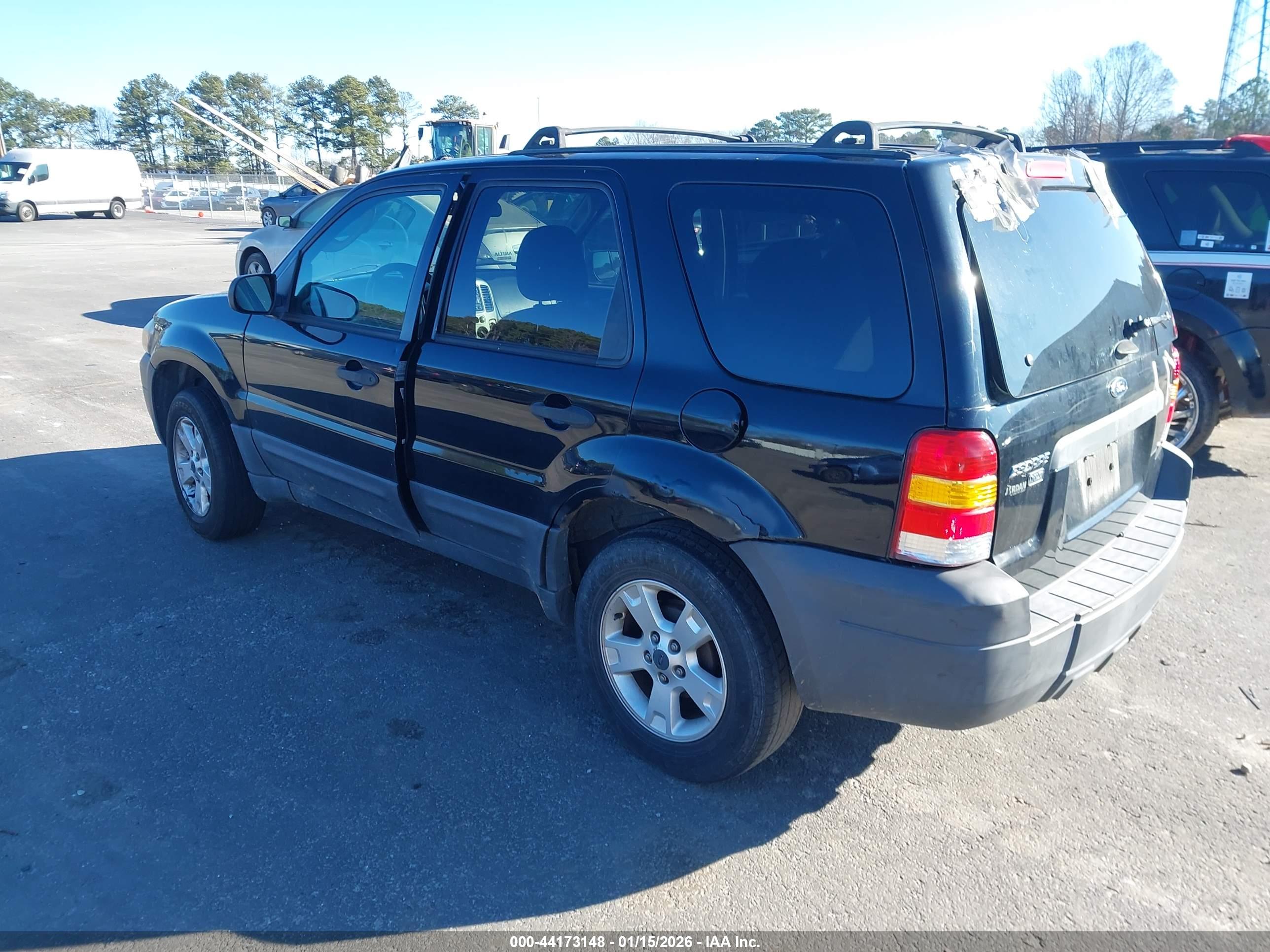 FORD ESCAPE image 3