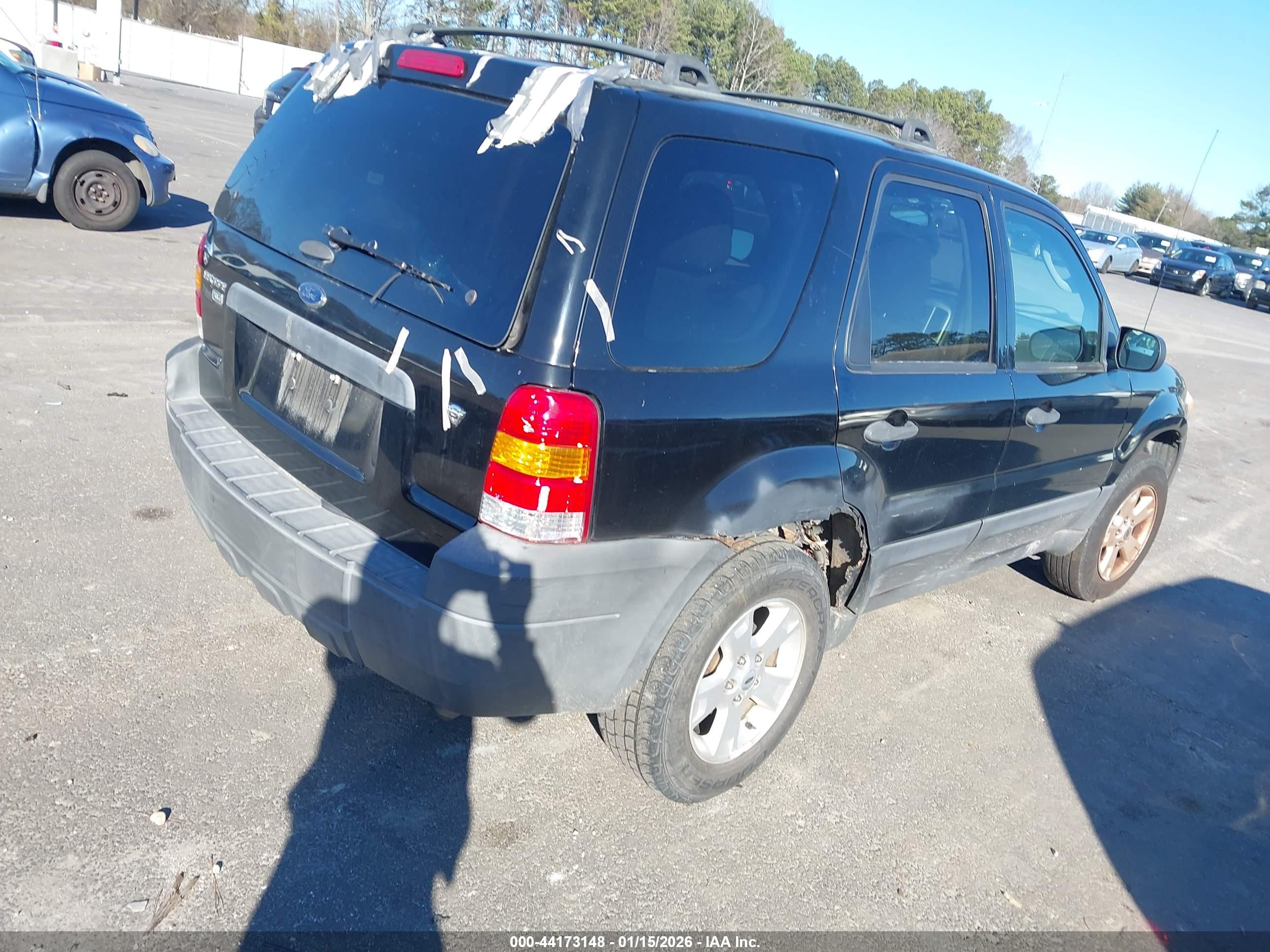 FORD ESCAPE image 4