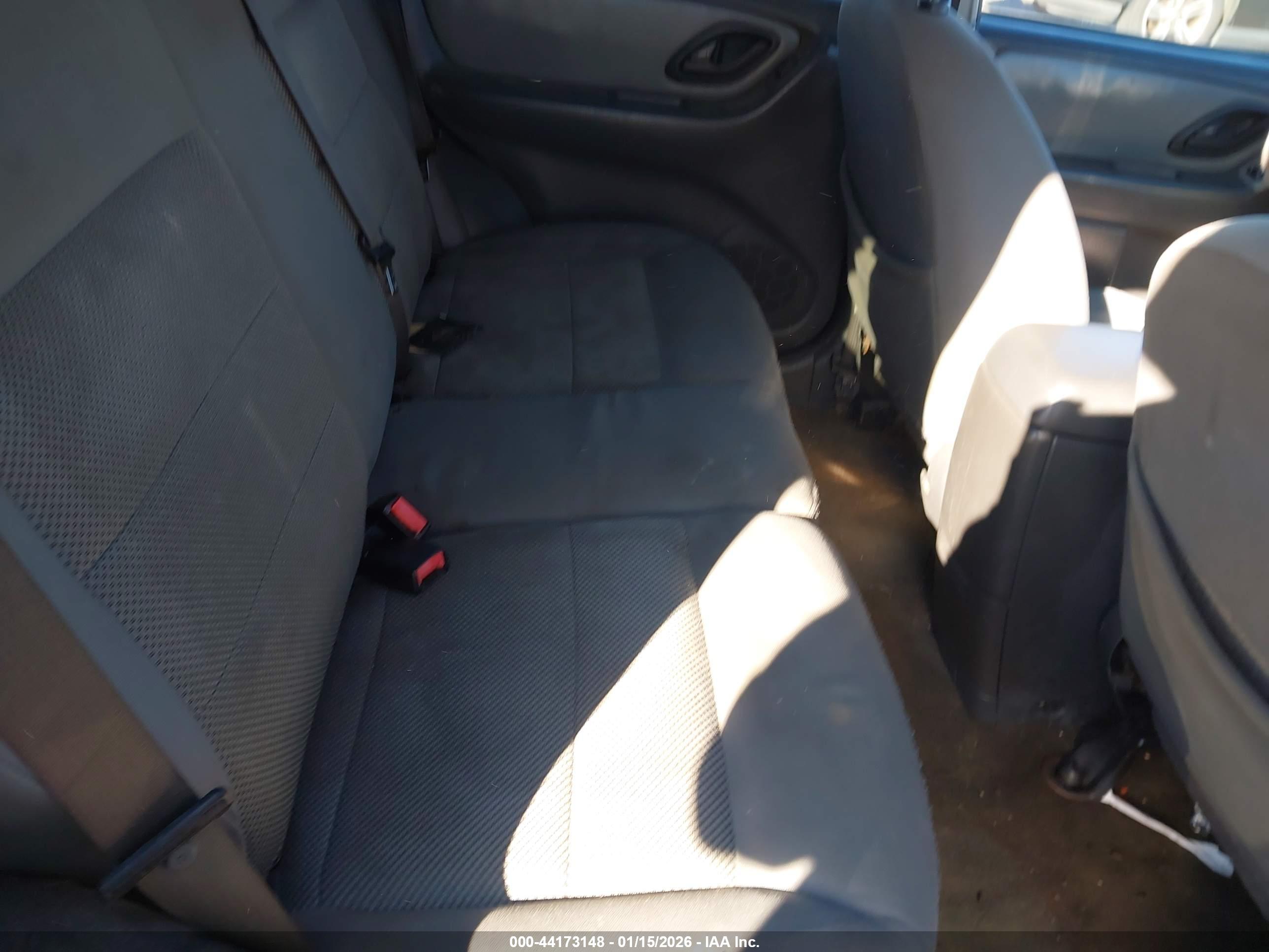 FORD ESCAPE image 8