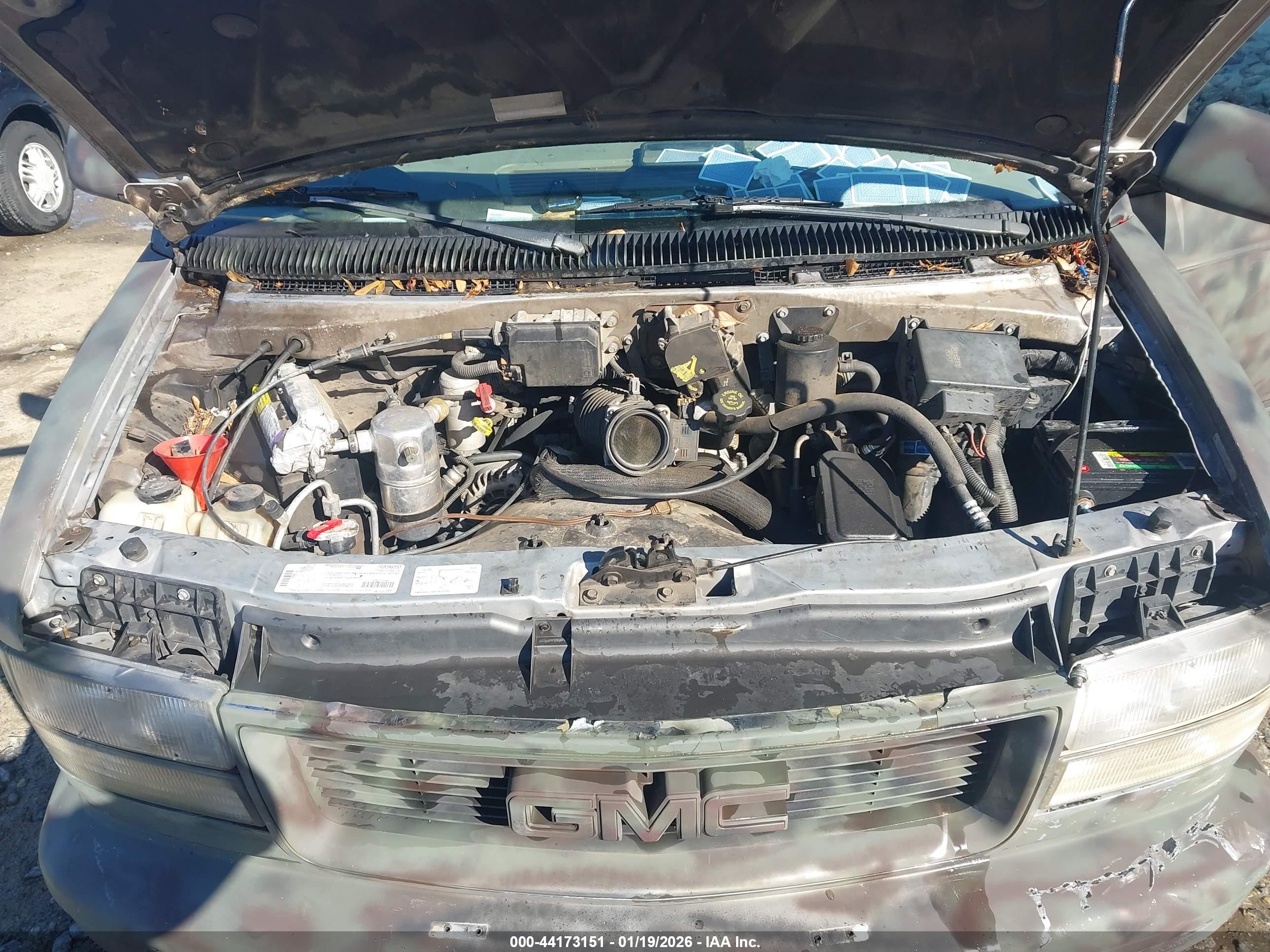 GMC SAFARI image 10