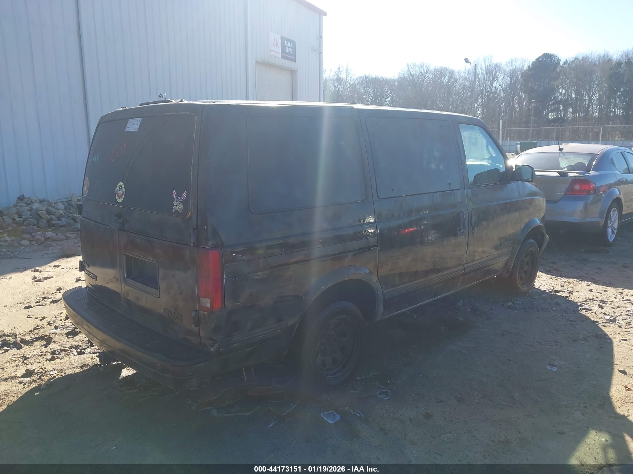 GMC SAFARI image 4
