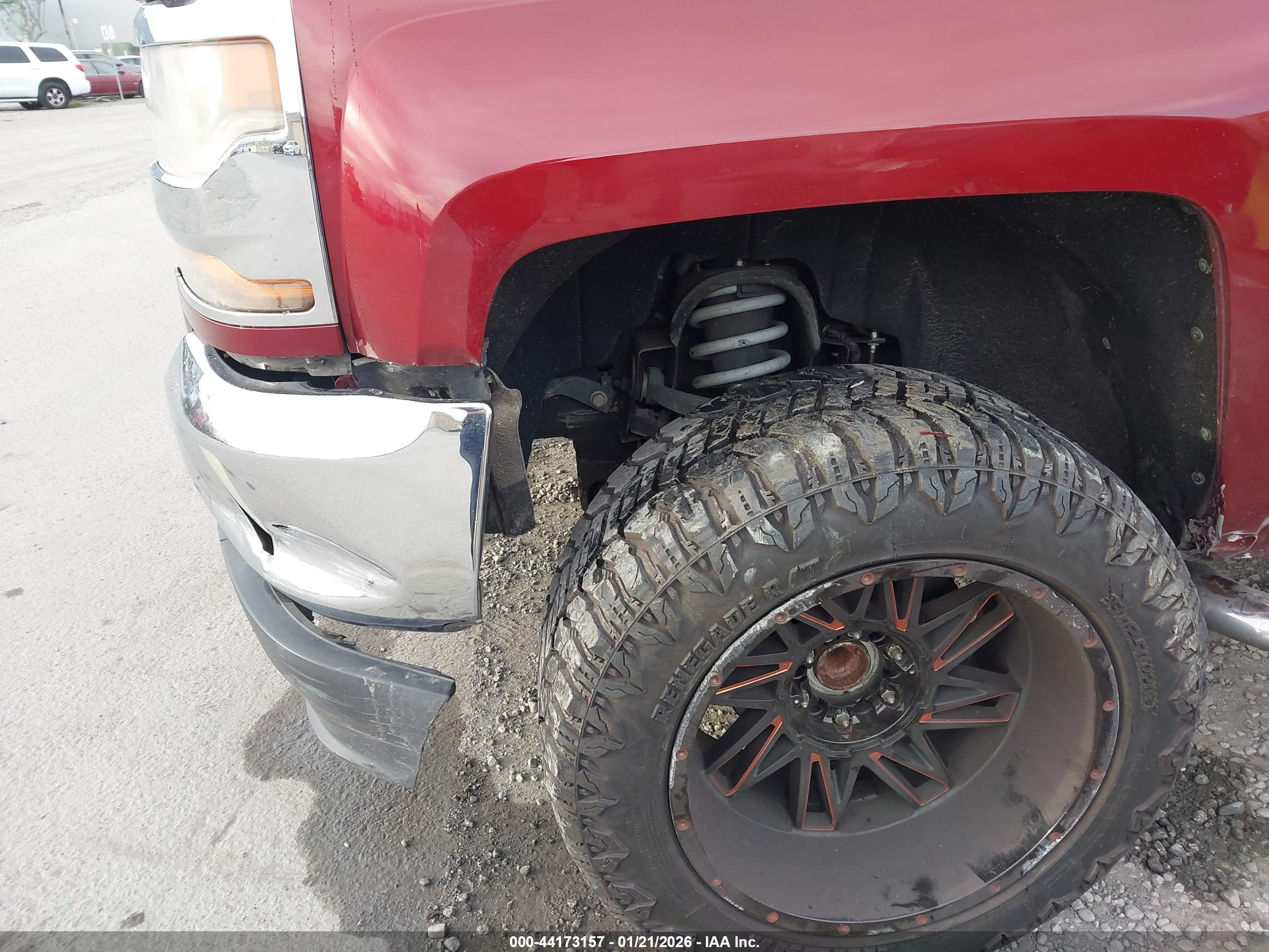 CHEVROLET SILVERADO image 6