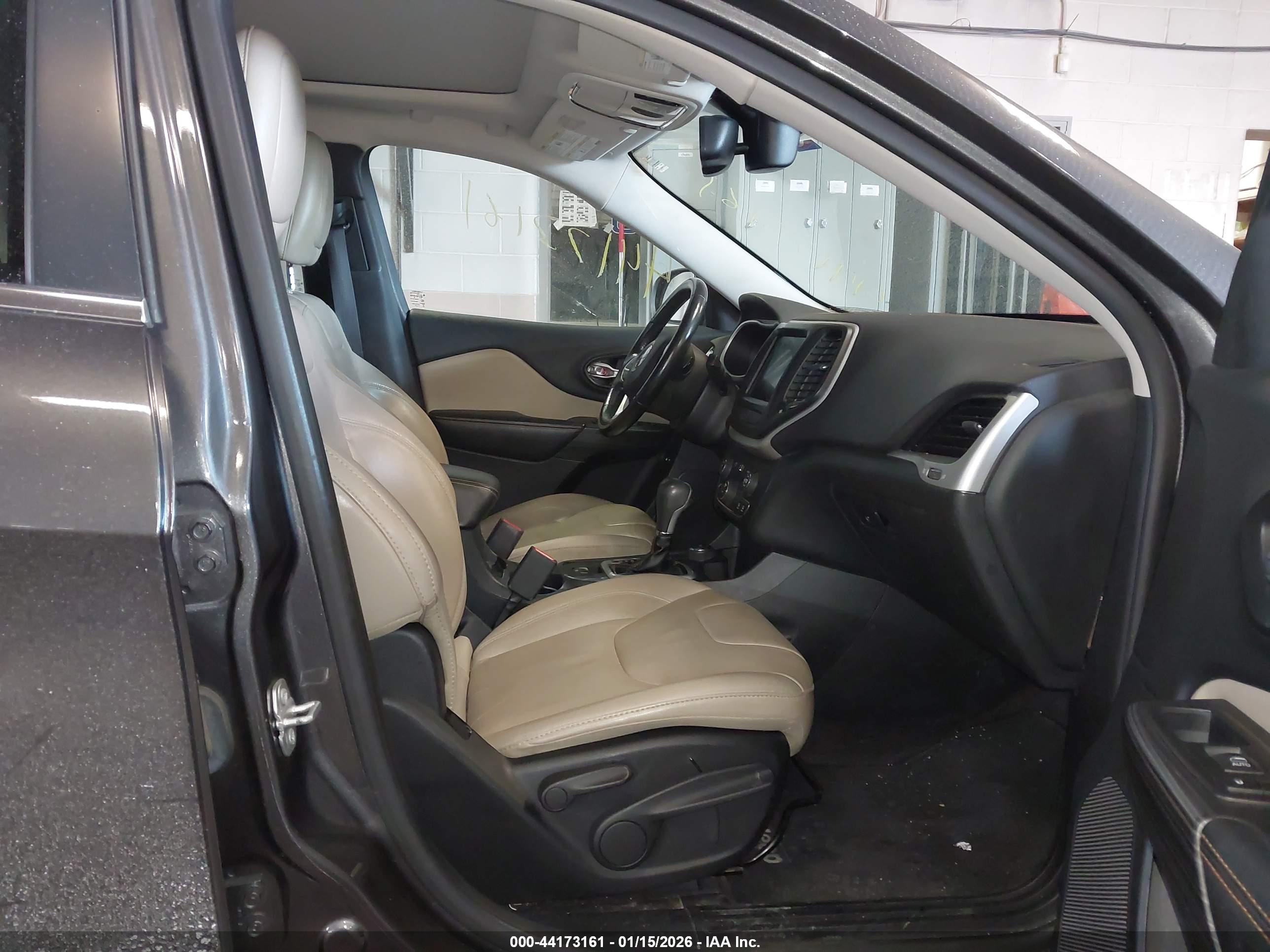JEEP CHEROKEE image 5