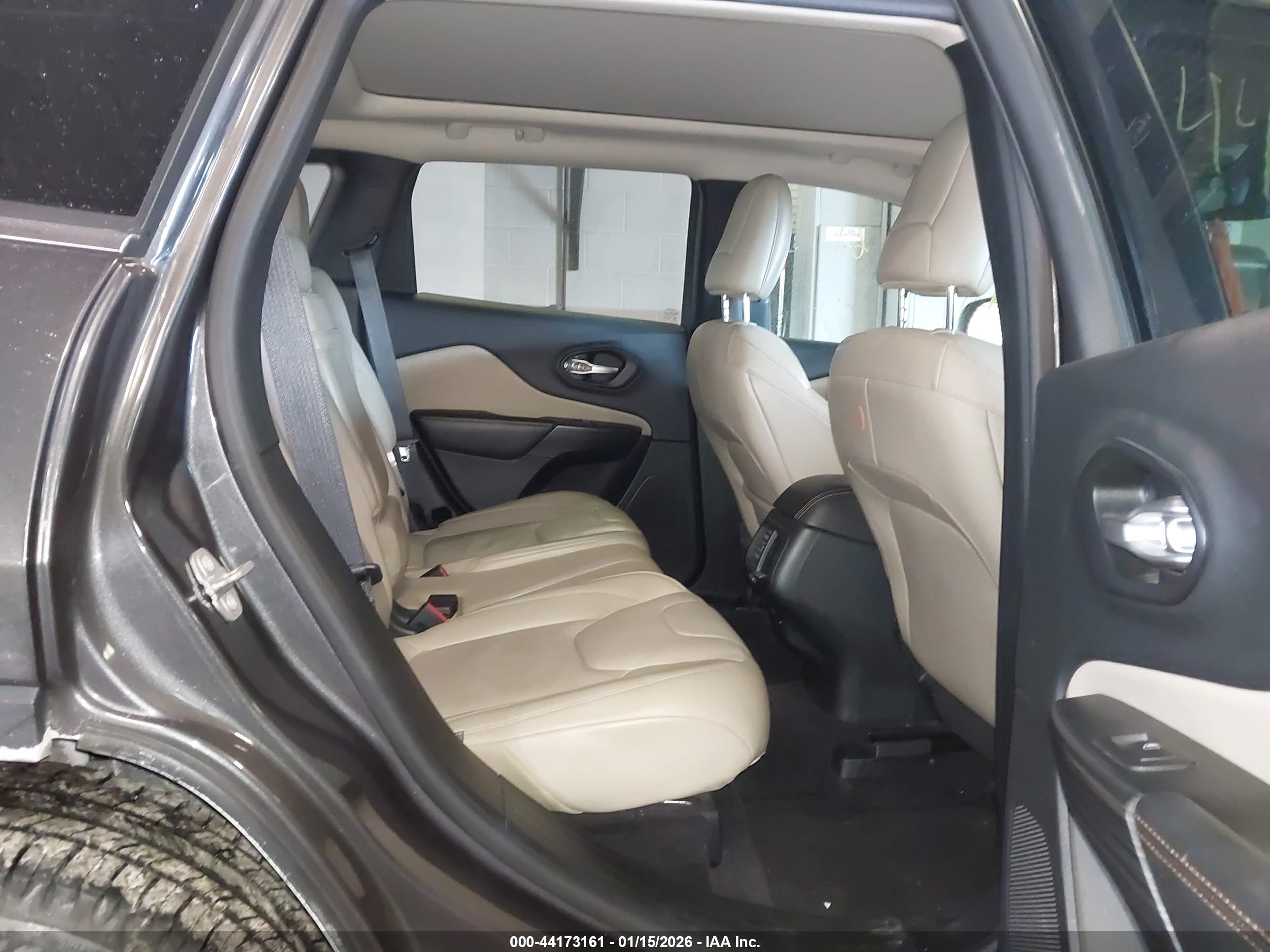 JEEP CHEROKEE image 8