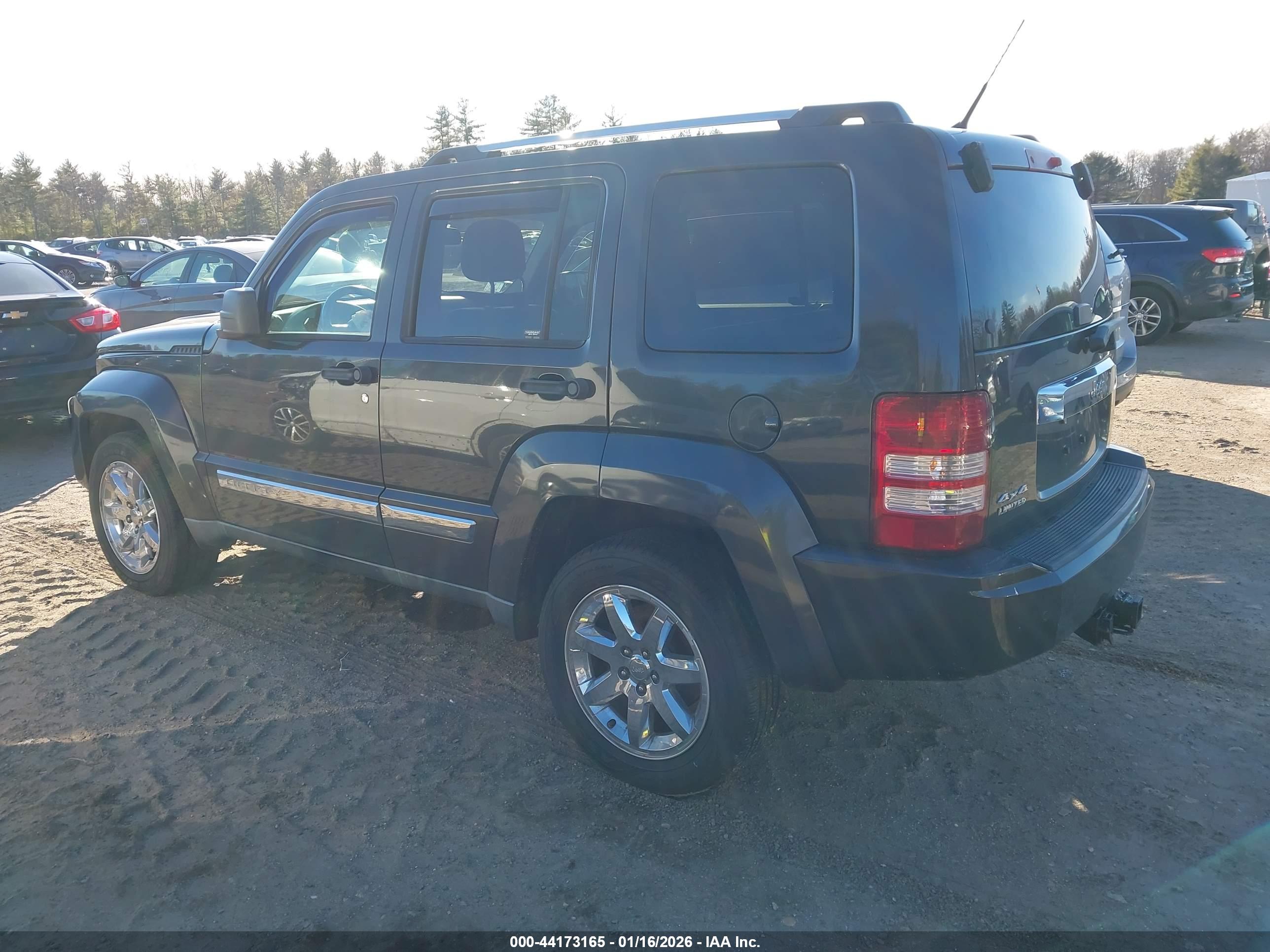 JEEP LIBERTY image 3